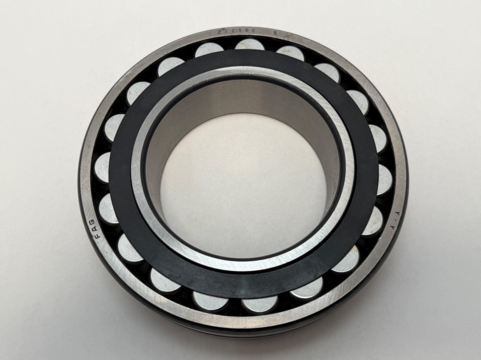 FAG 22216ESK.TVPB Spherical Bearing 22216E 22216-E-S-K-TVPB-W33 80x140x33 mm