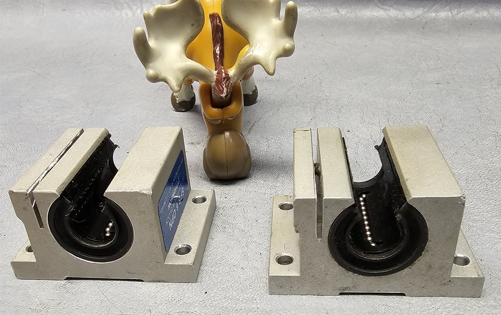 SPB8OPN Thomson Super Pillow Block Bearings w/ 30″ Rails Lot of 2