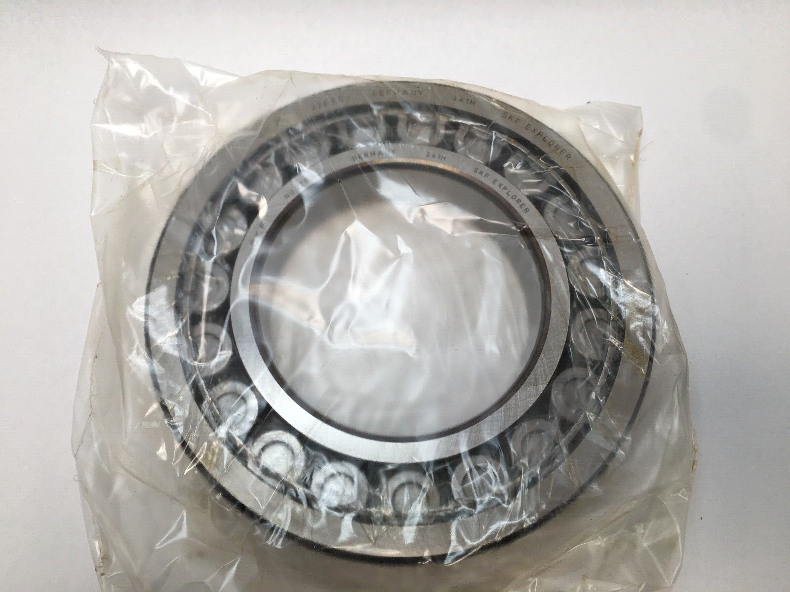 SKF NU-228-ECJ Cylindrical Roller Bearing 140x250x42 mm NU228ECJ NU228 Germany