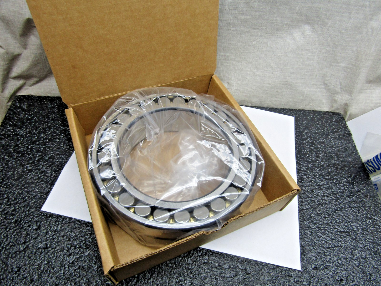 FAG Germany 23024-E1A-XL-M C3 120mm X 180mm X 46mm Spherical Roller Bearing