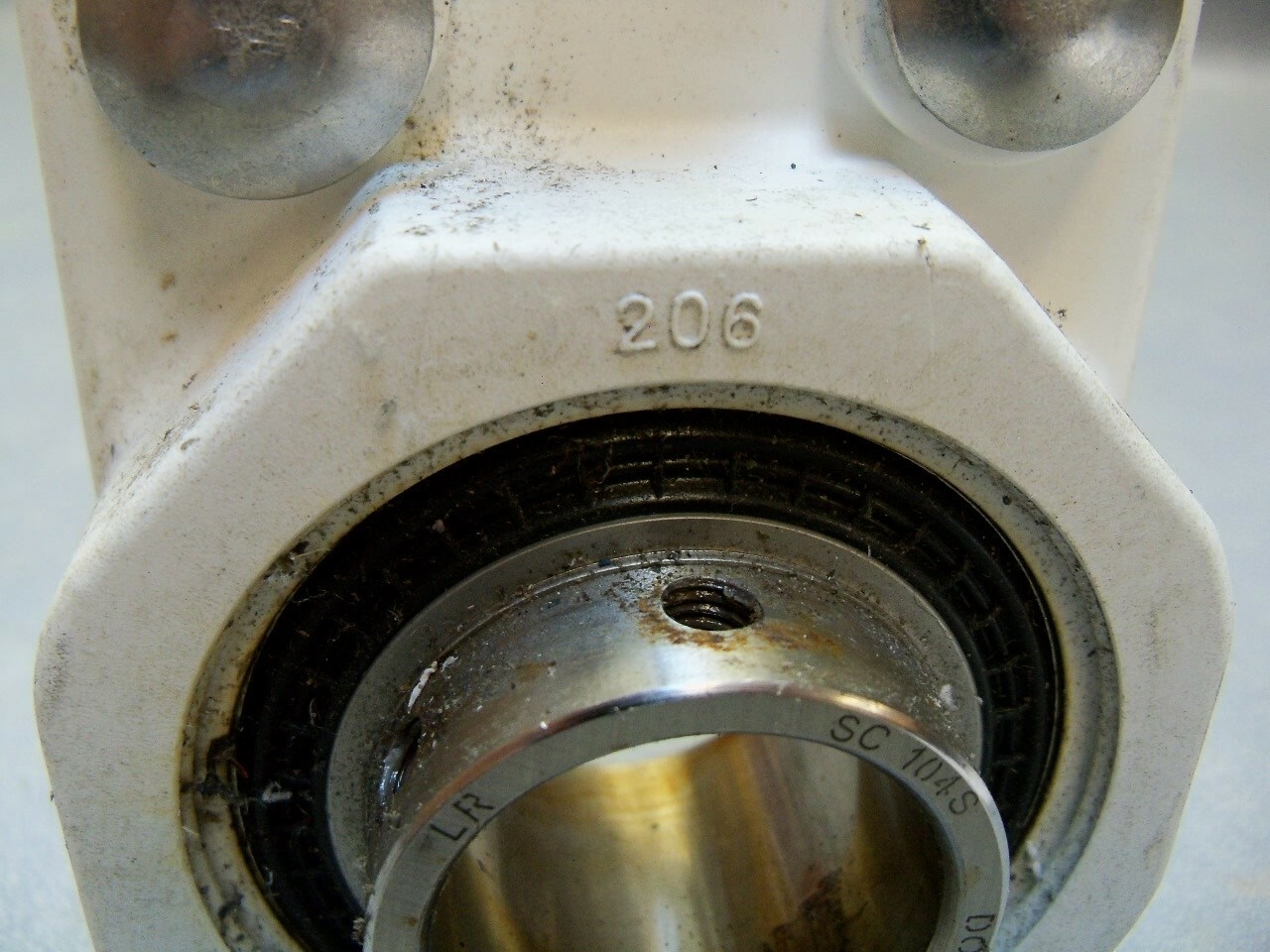 206 E-Z KLEEN Ball Bearings 3 bolt Flange Bracket Dodge 136923 1-1/4″ Bore