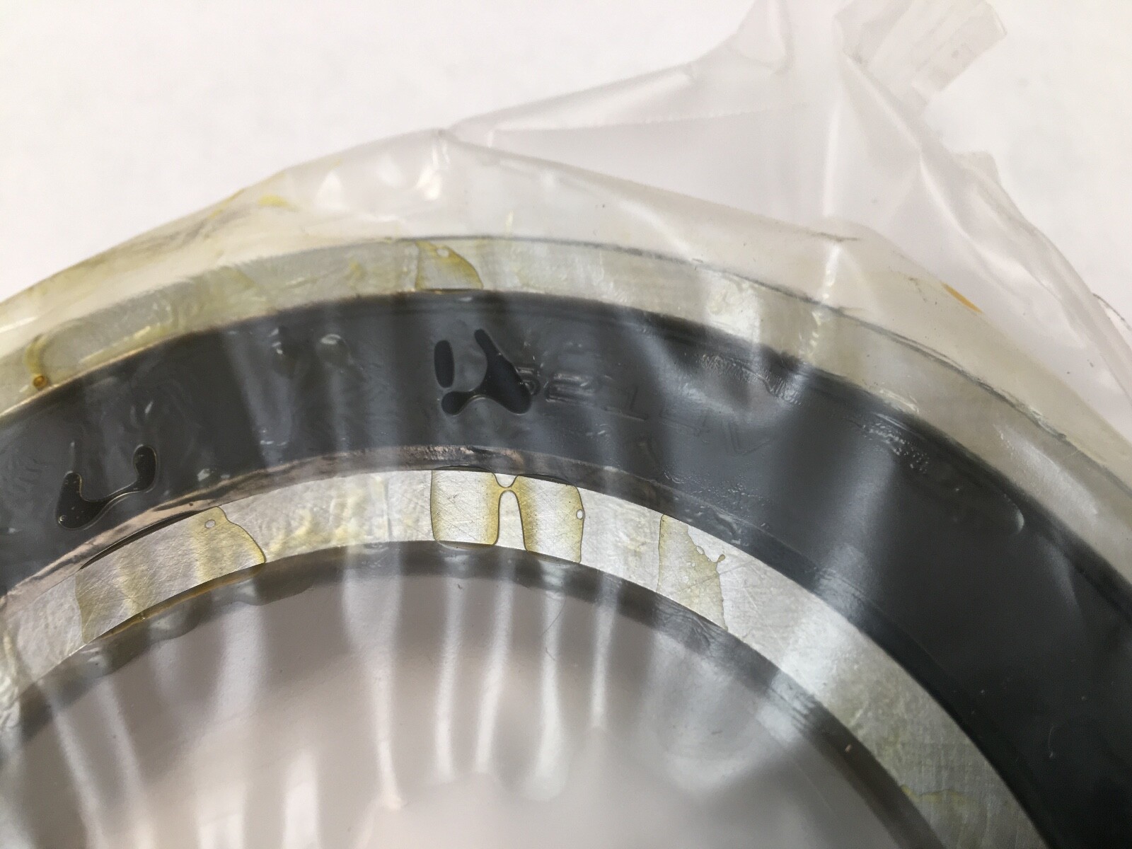 NSK 6214VVC3E Bearing Rubber Seals 70x125x24 mm 6214 VV 2RS RS C3 E 6214RS Japan