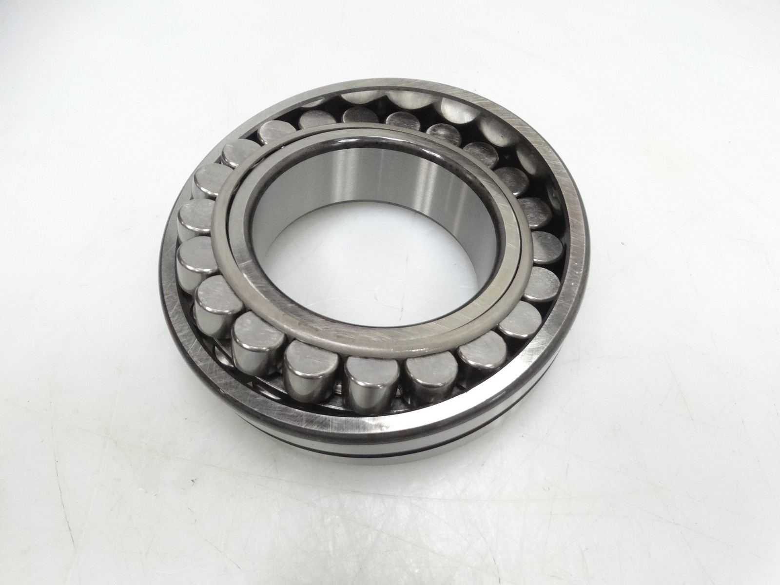 1PC SKF 22216 E/C3 spherical roller bearings