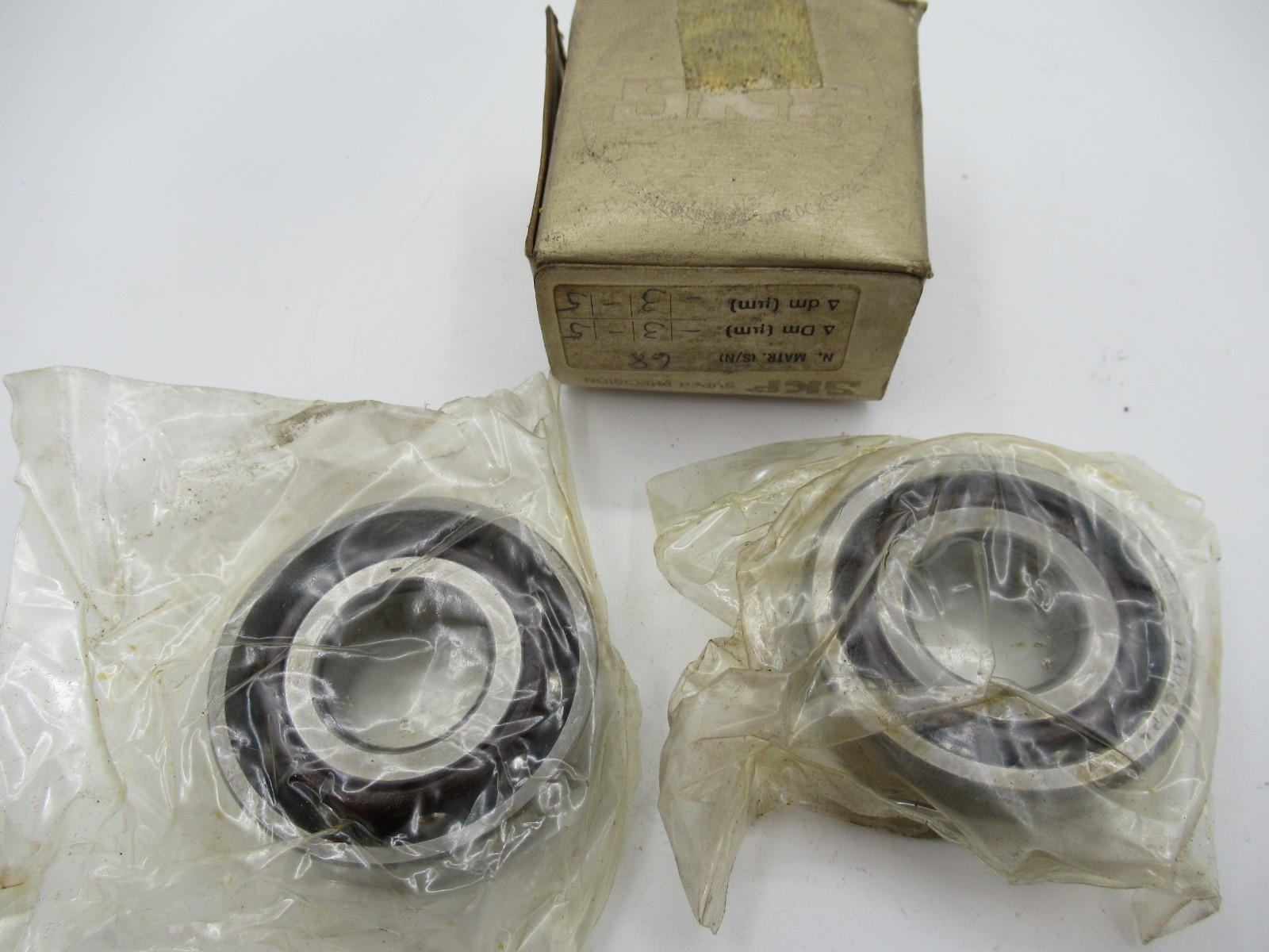 2 SKF 7204C/P4 DGA Bearings Made in Italy NOS “Look”
