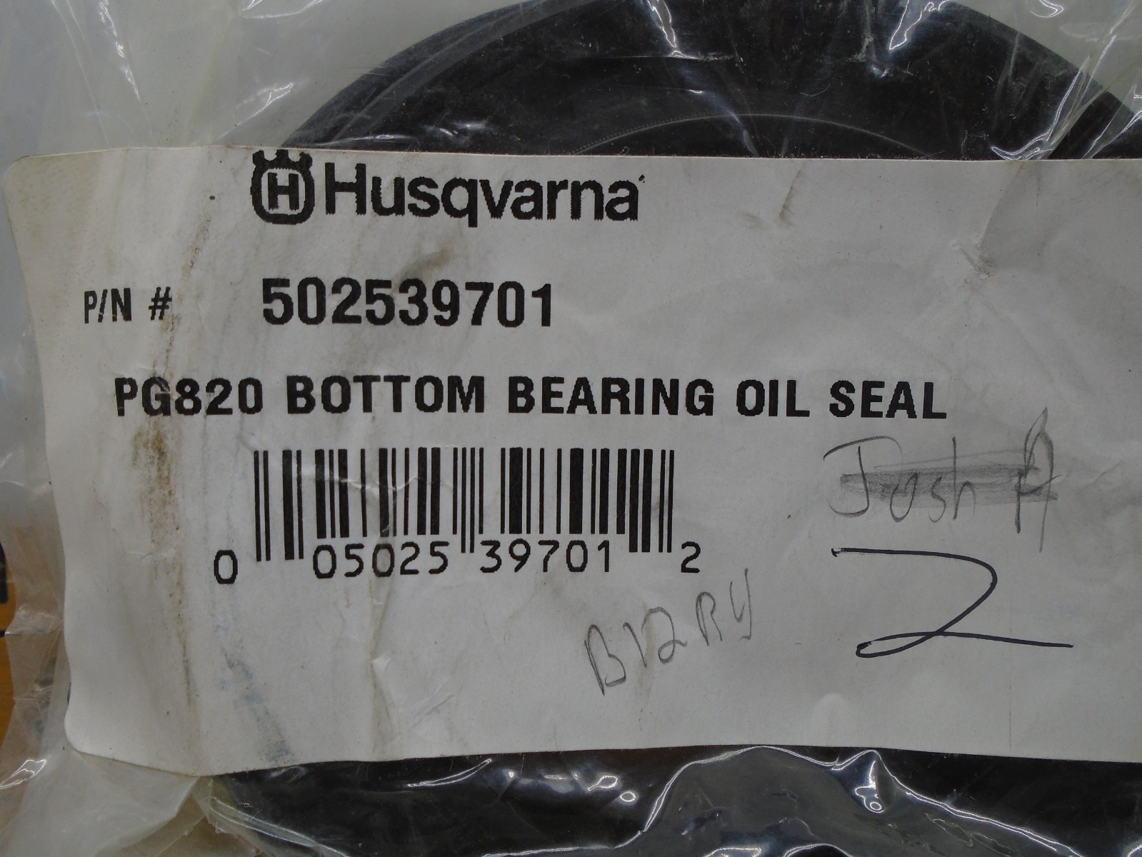 Qty 5 New old Stock Husqvarna 502539701 PG820 Bottom Bearing OIl Seal N372