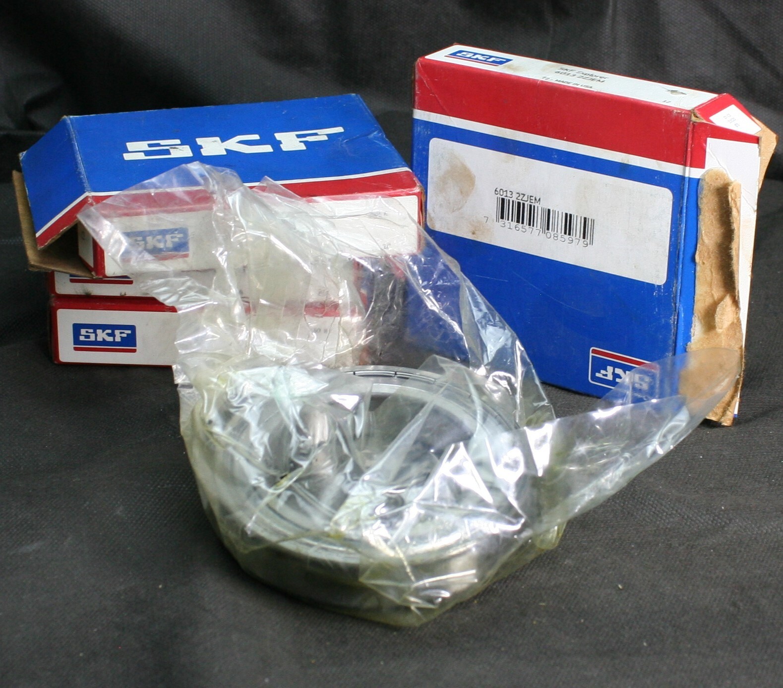 One (1) SKF 6013 2Z/C3GJN Deep Groove Bearing 65MM ID USA NEW