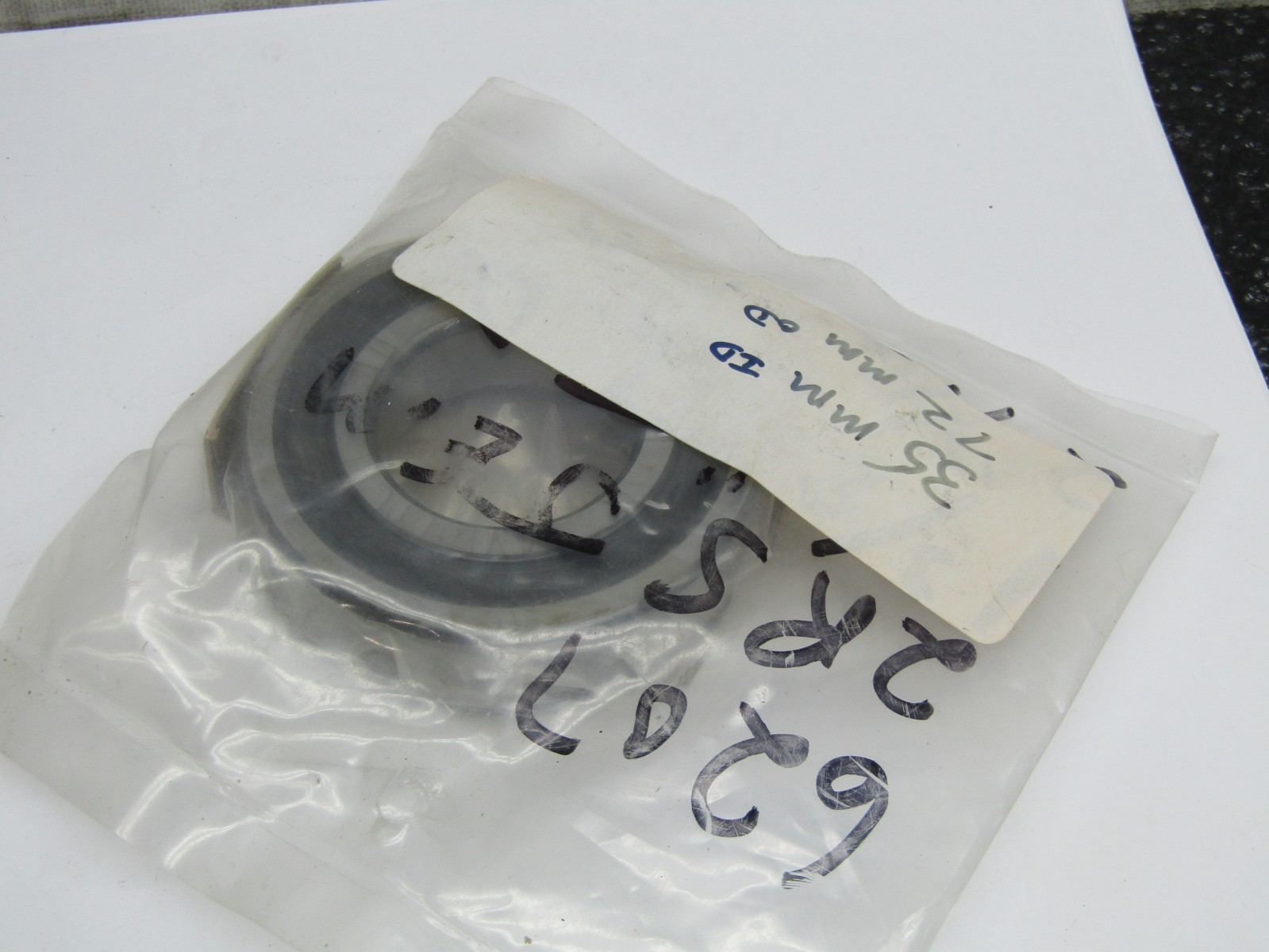 SKF 6207-2RS1 JEM 35mm x 72mm x 17mm Sealed Bearing Made in USA