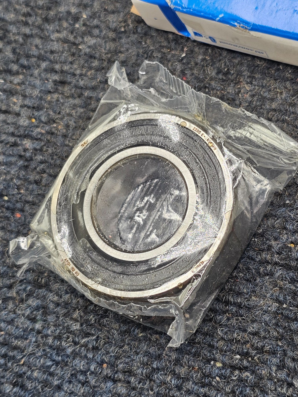 SKF 2205 E-2RS1TN9 Self-Aligning Ball Bearing, Double Sealed, 25mm I.D, 52mm O.D