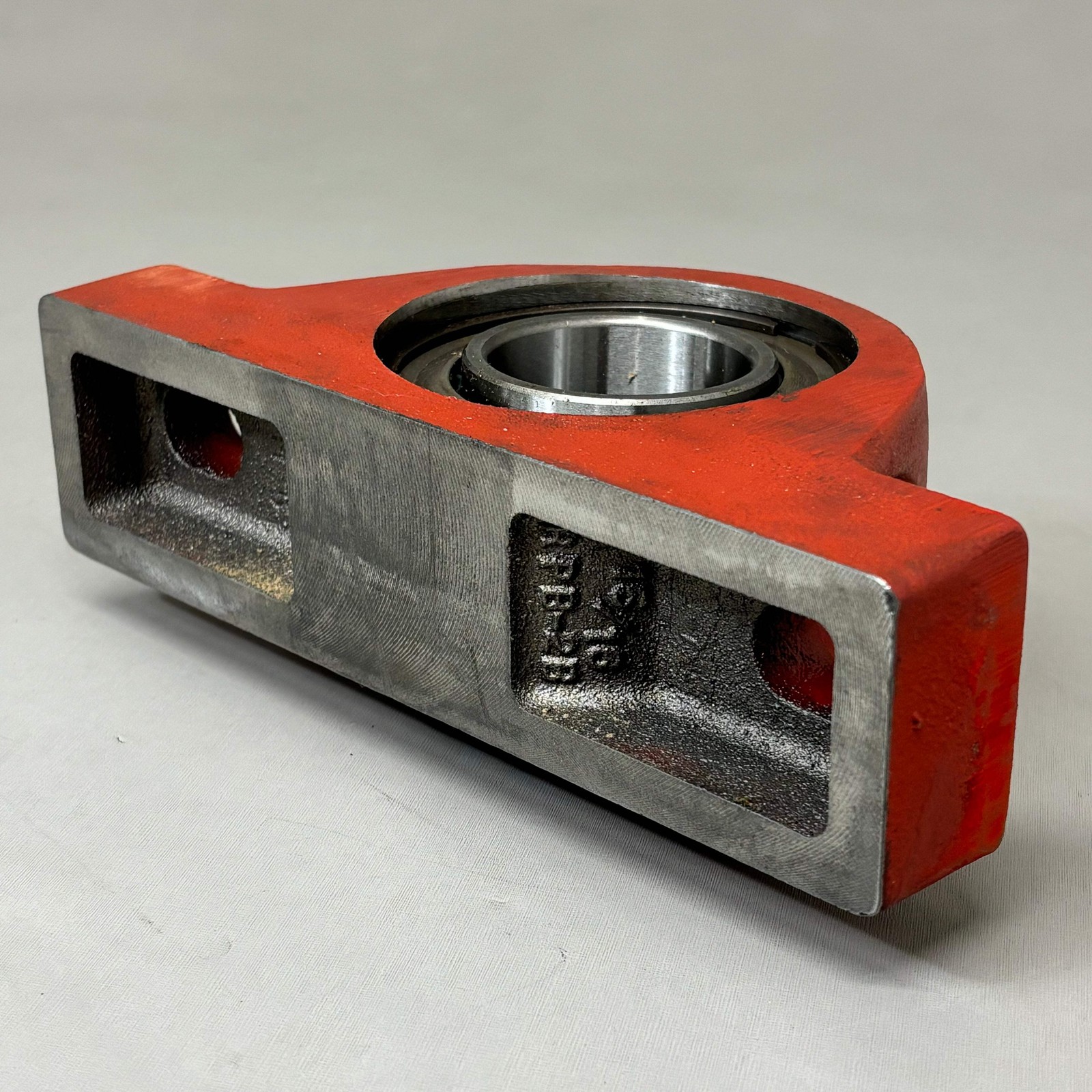 ROYERSFORD R2000 Spherical 2-Bolt Pillow Block Bearing 1-15/16″ Red 40-02-N115