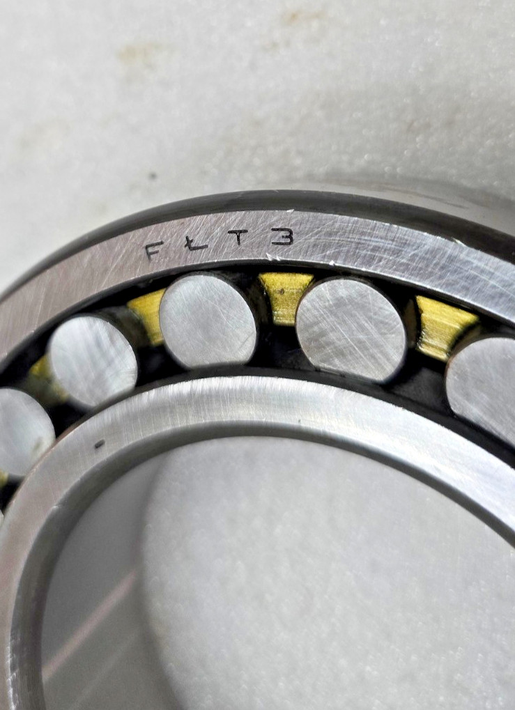 22216 M Spherical roller bearing 80x140x33mm NEW OPEN FLTN POLAND 22216M