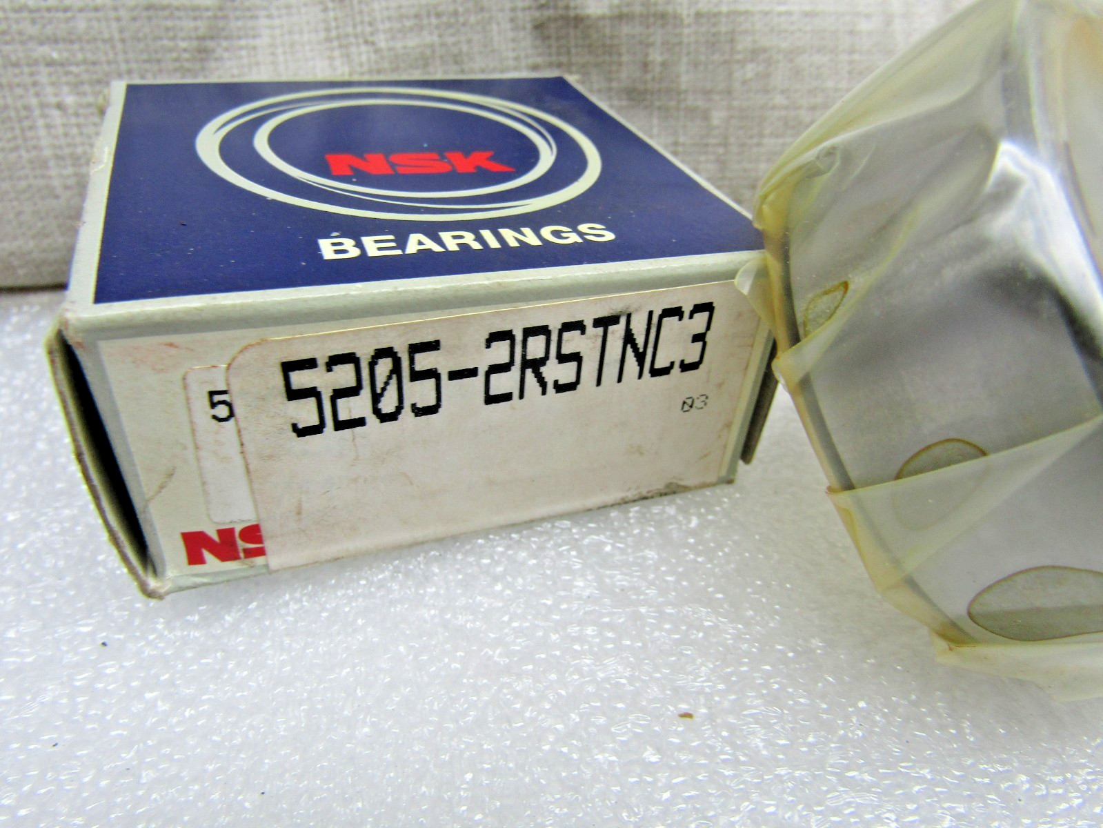 NSK 5205-2RS TN C3 25mm x 52mm x 20.6mm (.8125″) Sealed Angular Contact Bearing