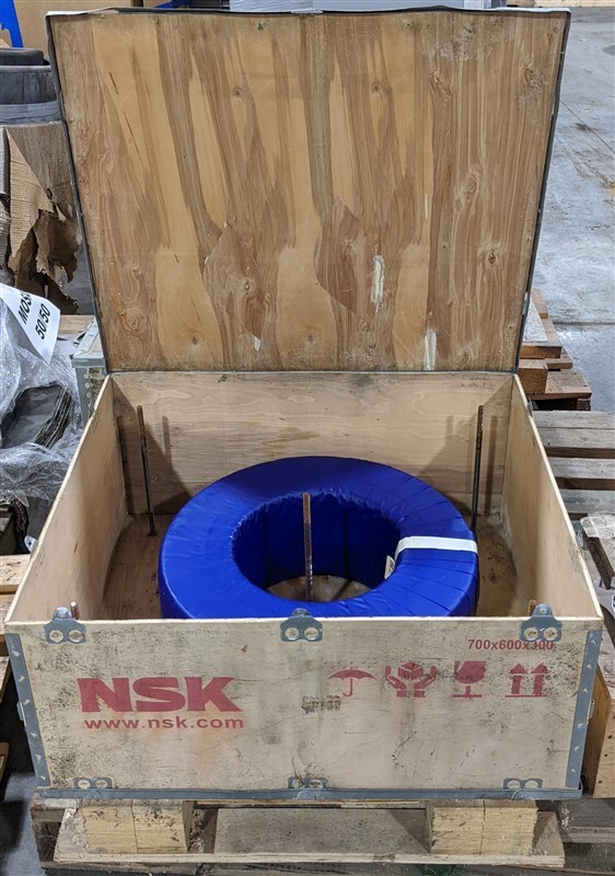 NEW NSK 23252CAMC3P55W507 Spherical Roller Bearing 260mm x 480mm x 174mm