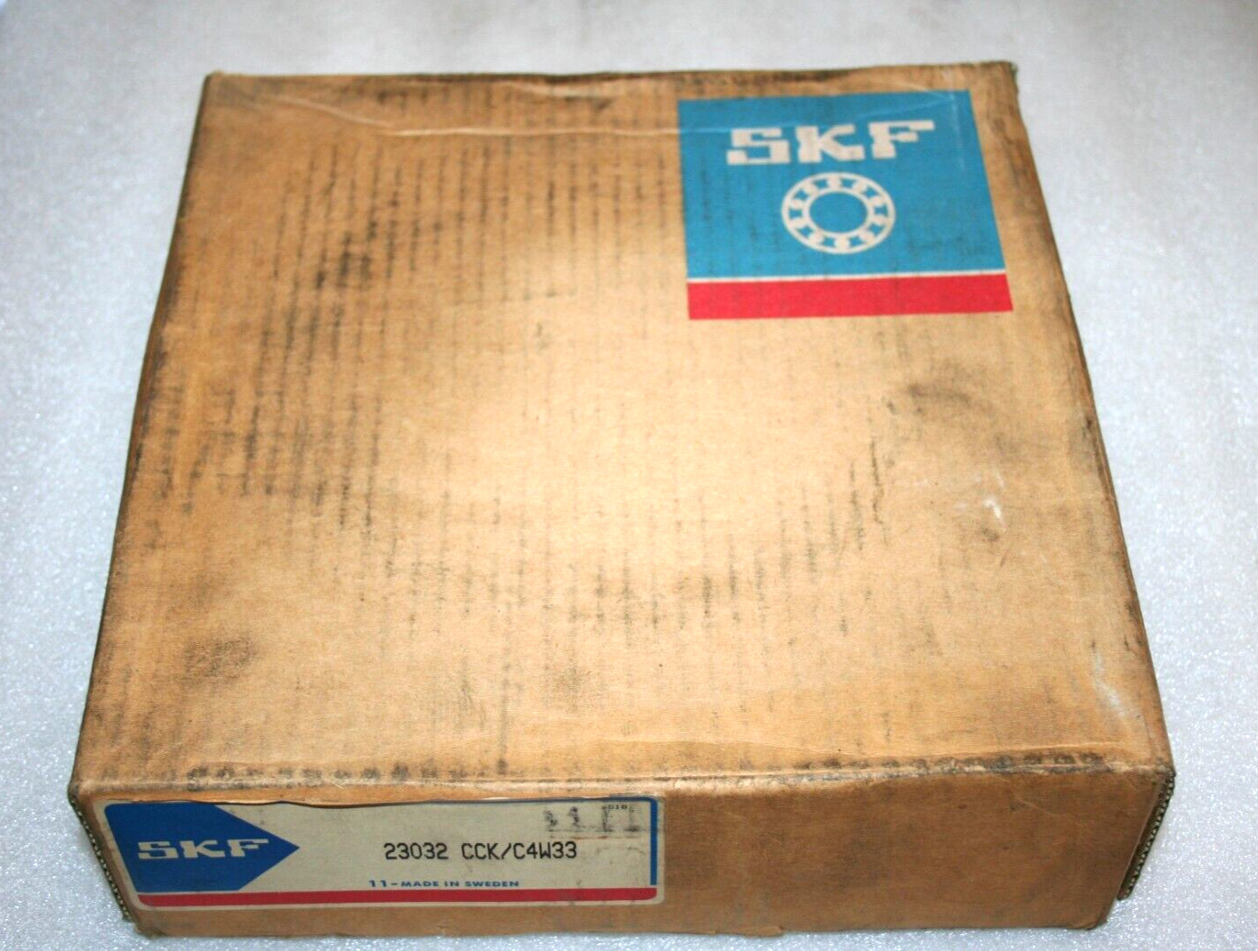 SKF 23032 CCK/C4/W33 Tapered Bore Spherical Roller Bearing * NEW UNOPENED *