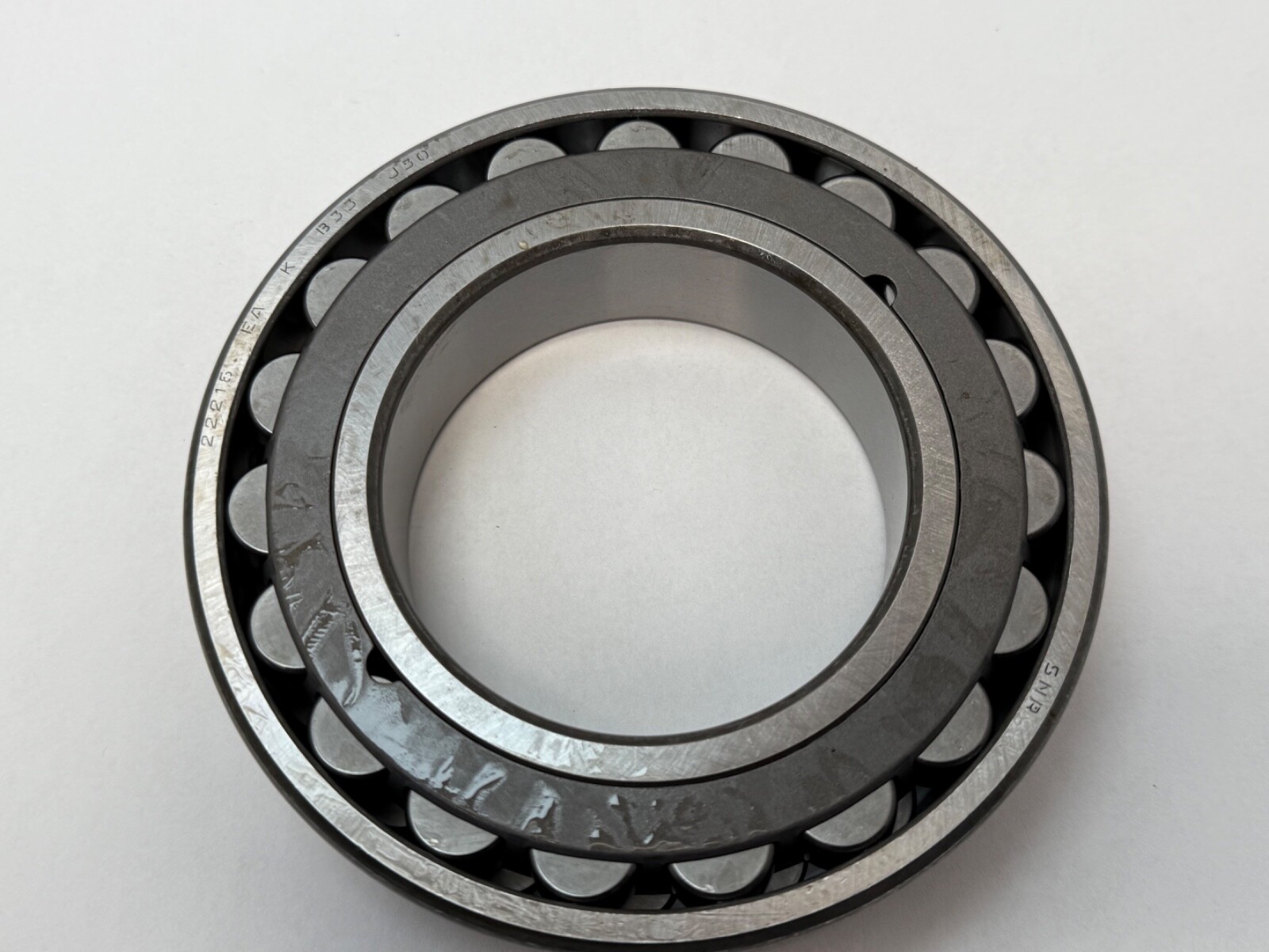 SNR 22216EAKB33J30 Bearing 22216E 22216 EA K W33/B33 C3/J30 80x140x33 mm