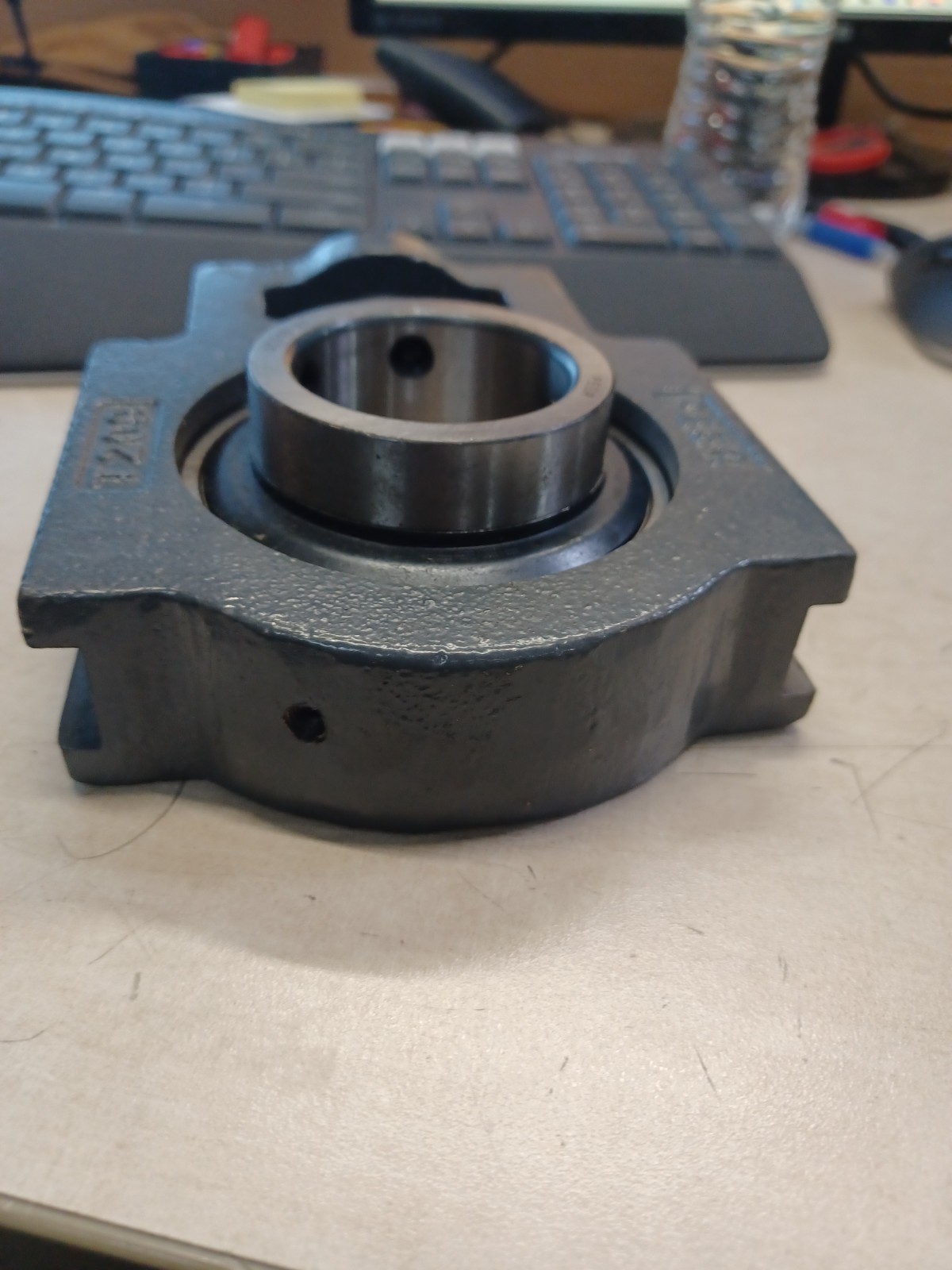UC209-27 – Take-Up Housing Ball Bearing Unit, Insert Bearing PEER