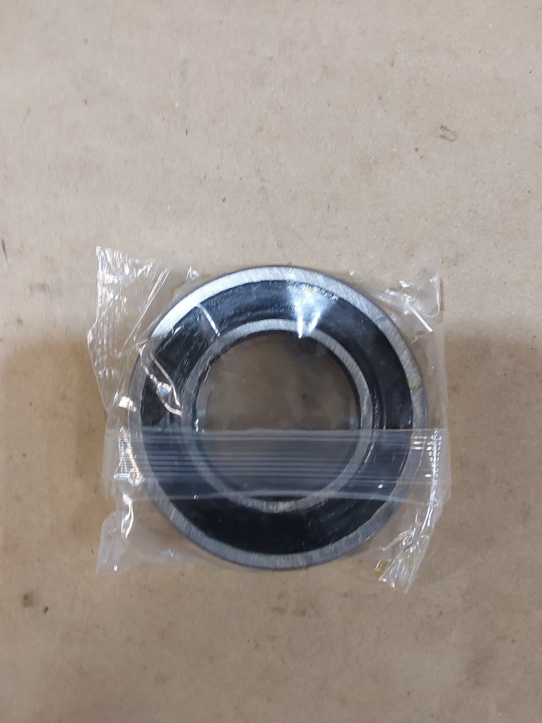 2209 E-2RSTN9 SKF Double Row Self-Aligning Ball Bearing 2209E-2RS1TN9 45x85x23mm