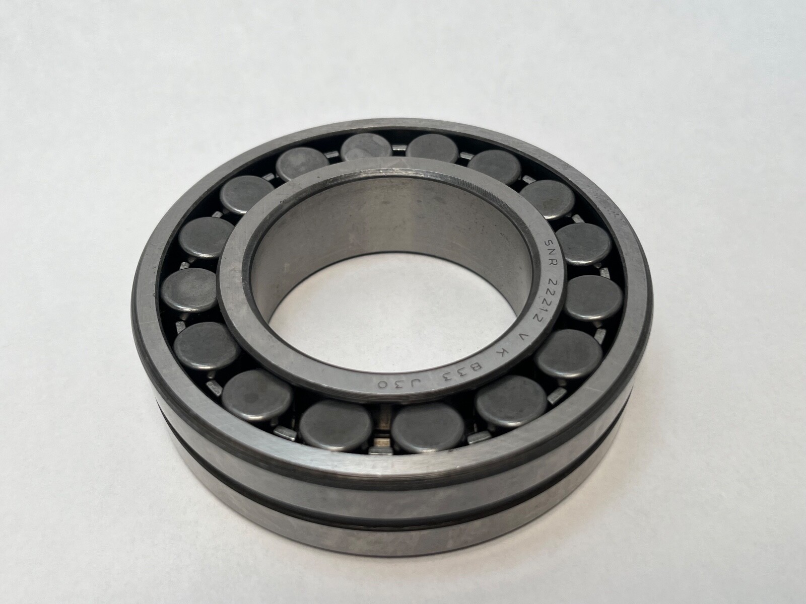 SNR 22212VKB33J30 Bearing 60x110x28 mm 22212-V-K-B33-J30 22212V-K-W33-C3 Italy