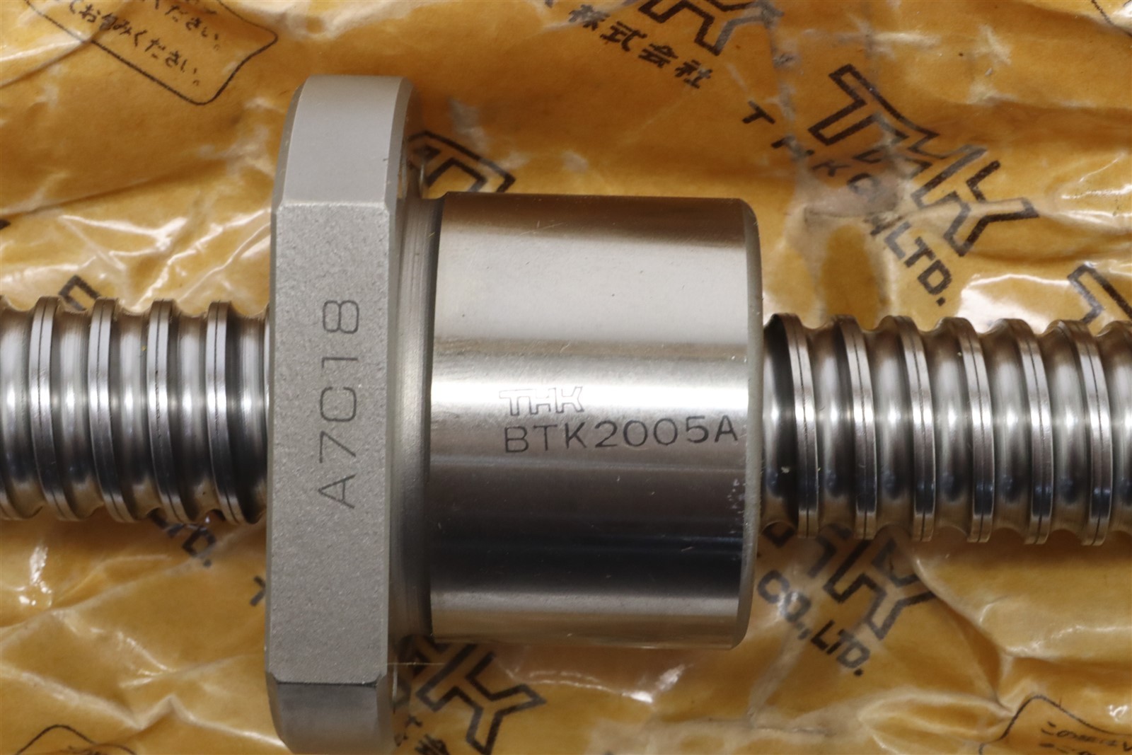 THK ROLLER BALL SCREW BTK2005A