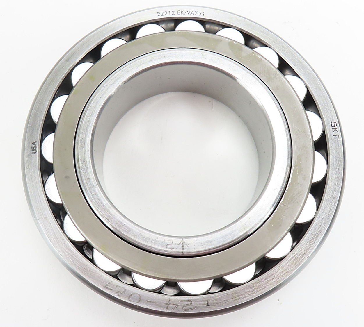 SKF 22212 EK/VA751 Spherical Roller Bearing 60 x 110 x 28mm 7500 r/min NIB