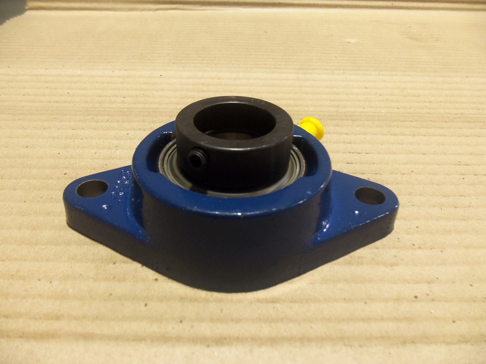 New SKF 7318BECBM Single Row Angular Contact Ball Bearing