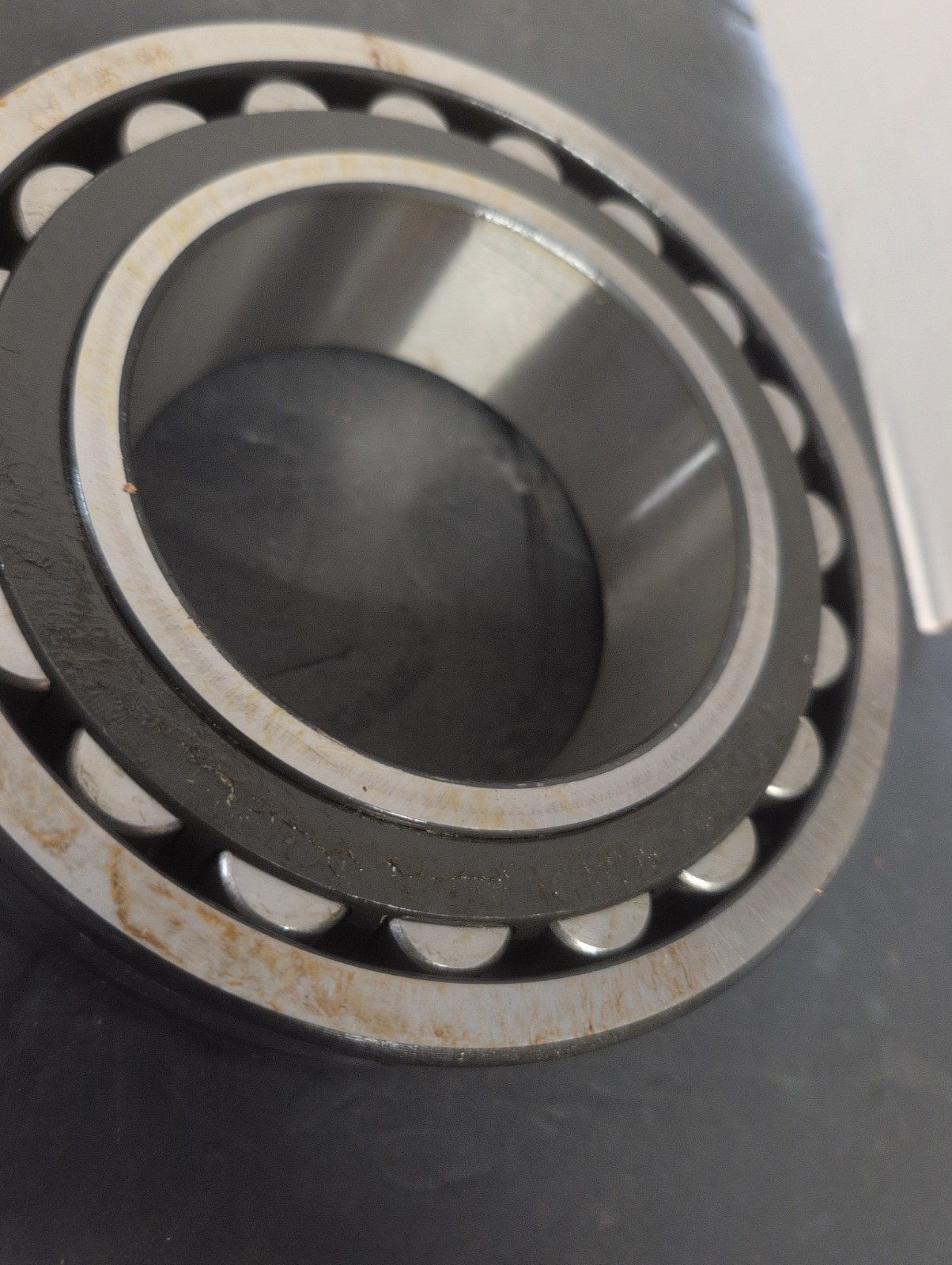 SKF 22220 Spherical Roller Bearing Part# 8496888 New-Open Box