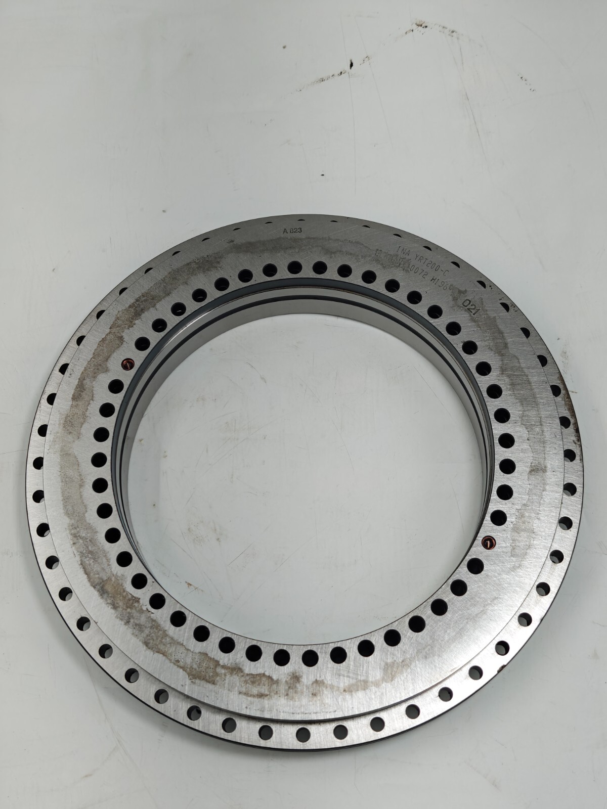 YRT 200 C INA AXIAL/RADIAL Rotary Turn Table Bearing 200x300x45mm Minor Damaged