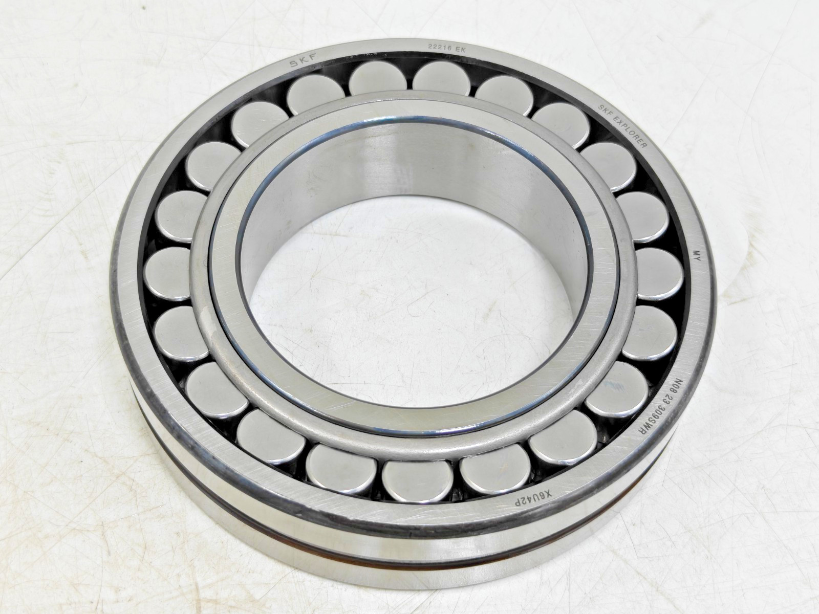 22216 EK SKF Spherical Roller Bearing SKF 22216EK W33 Tapered Bore 22216K