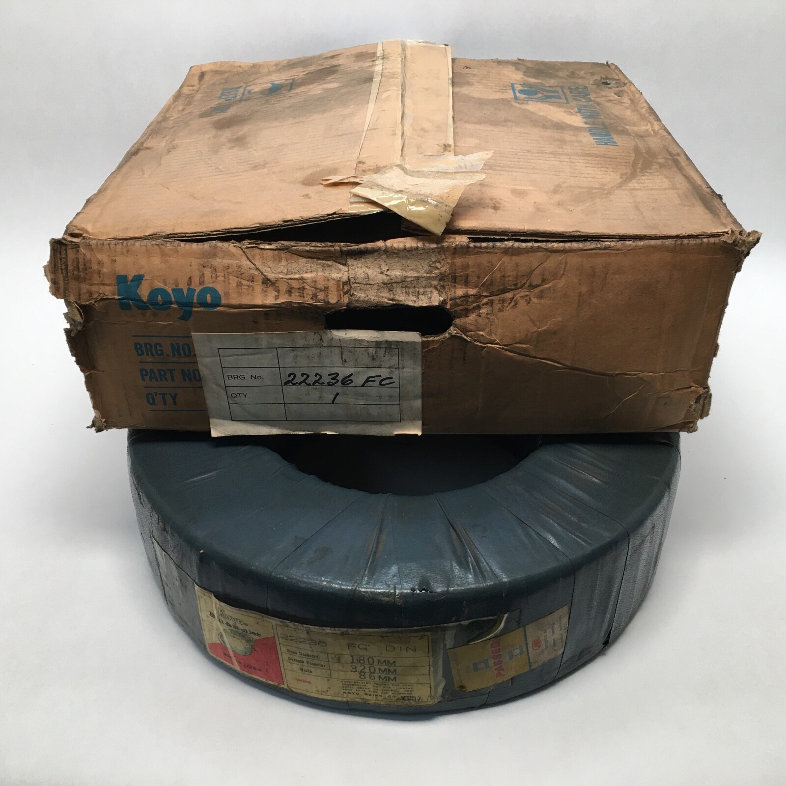 KOYO 22236FC Spherical Roller Bearing 180x320x86 mm 22236-FC Japan