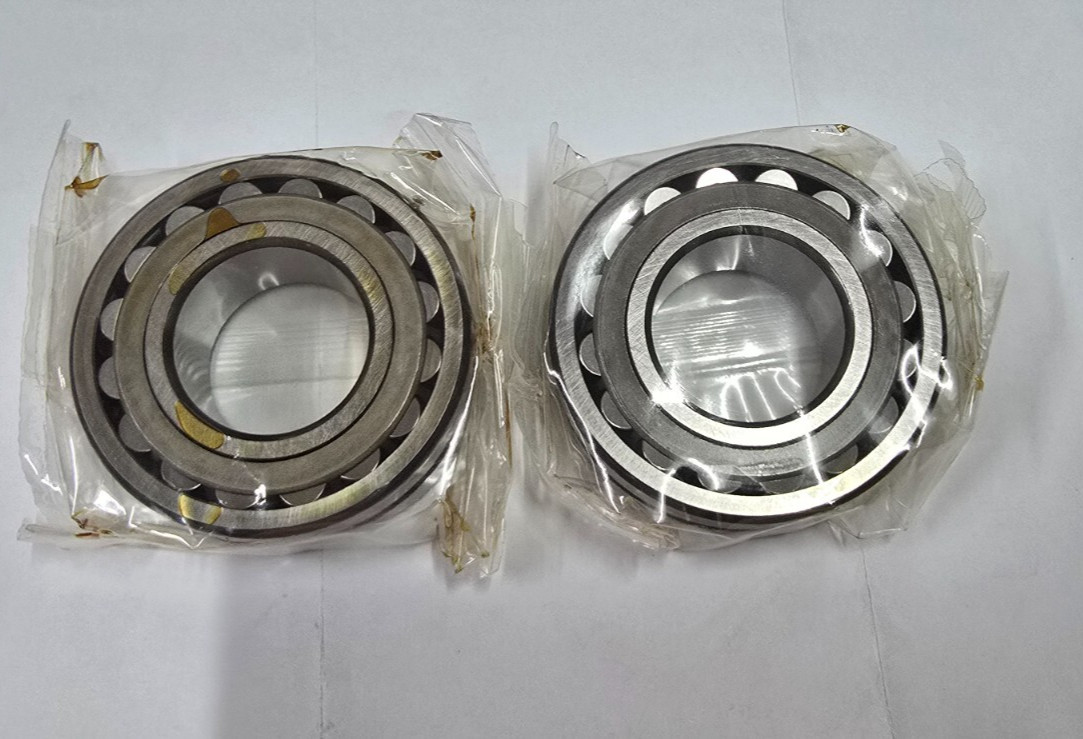 22207 E W33 SPHERICAL ROLLER BEARING 35x72x23mm SKF GREAT BRITAIN 22207E LOT 2PC