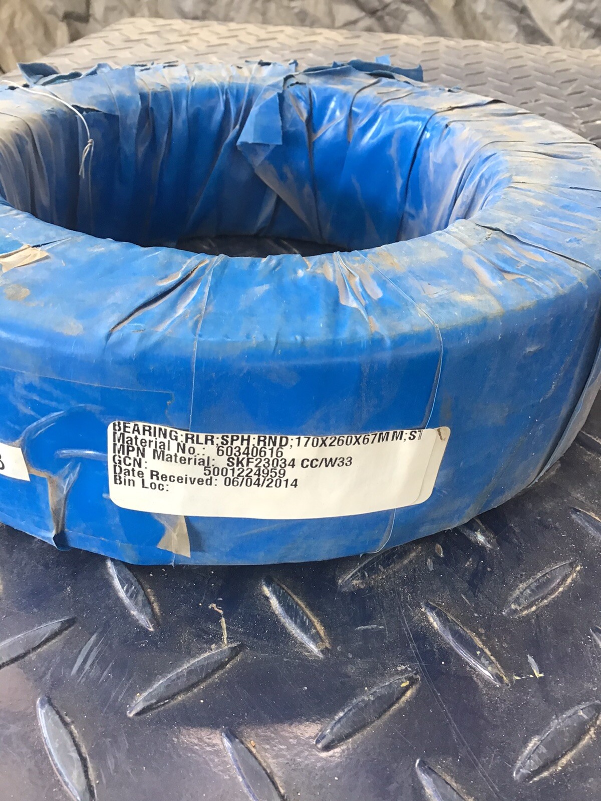 NIB SKF 23034 Cc/w33 Roller Bearings