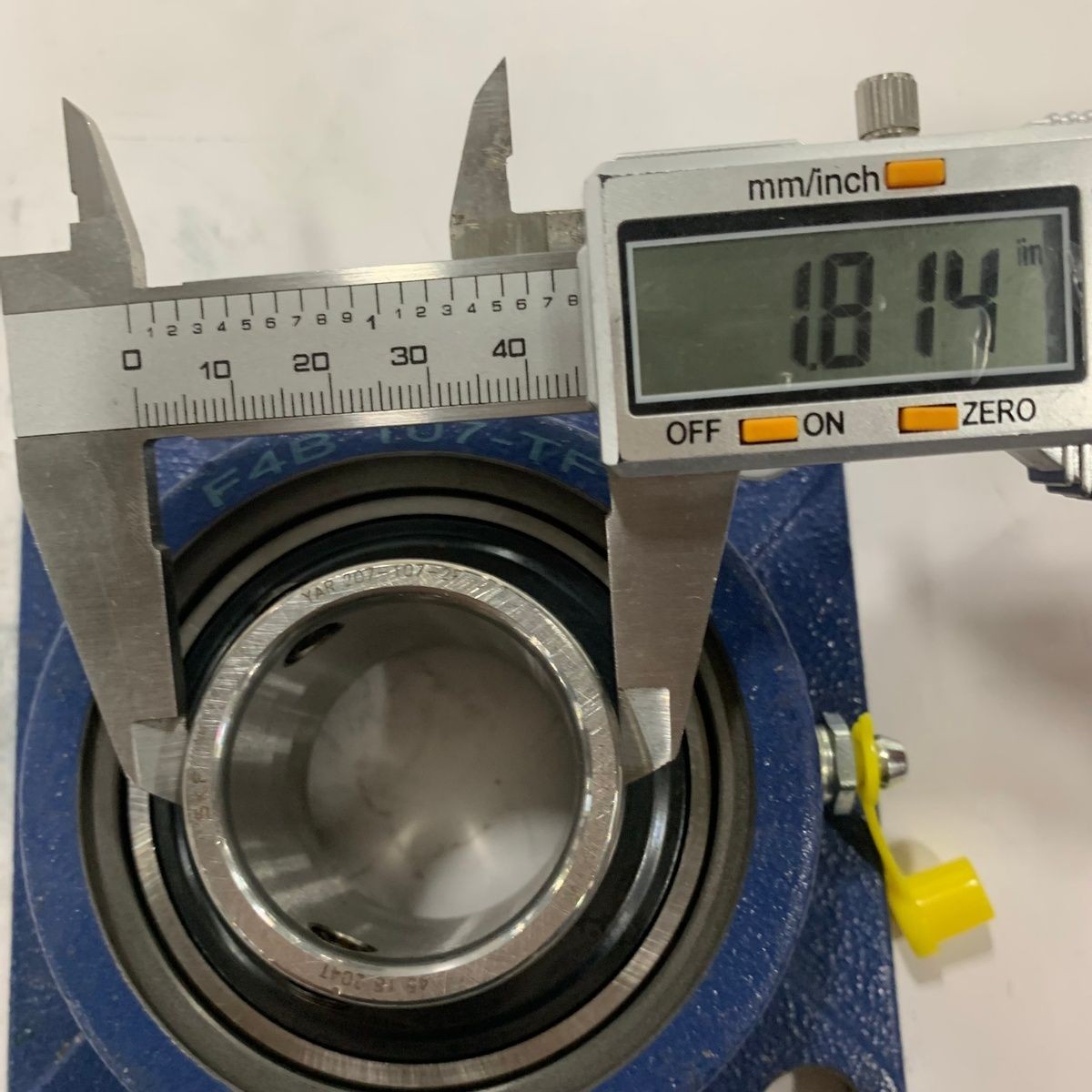 SKF F4B-107-RM156R Square Flanged Ball Bearing, YAT 207-107 Bearing