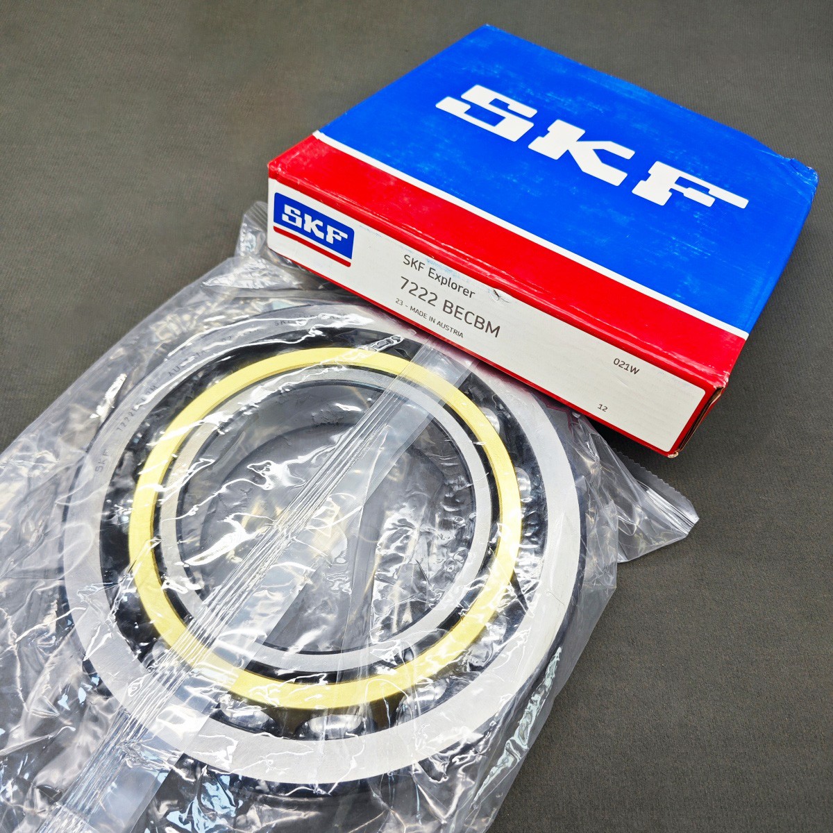 1 X Angular Contact Single Row Ball Bearing For SKF 7222 BECBM 110x200x38(mm)