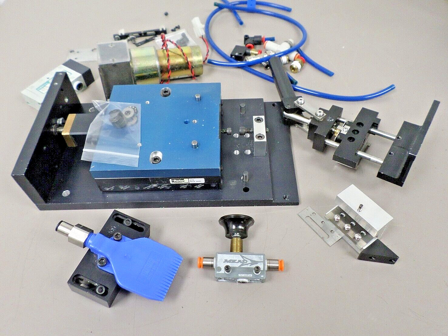 PARKER DAEDAL M4410 Positioning Plate With Accessories As Shown