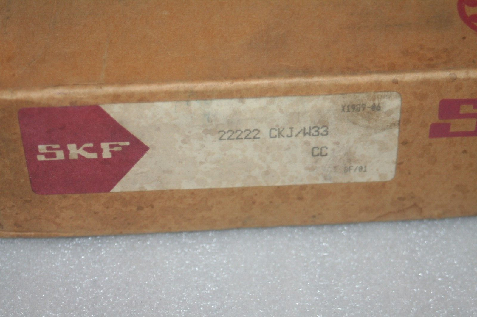 SKF 22222 CKJ/W33 Tapered Bore Spherical Roller Bearing * NEW UNOPENED BOX *