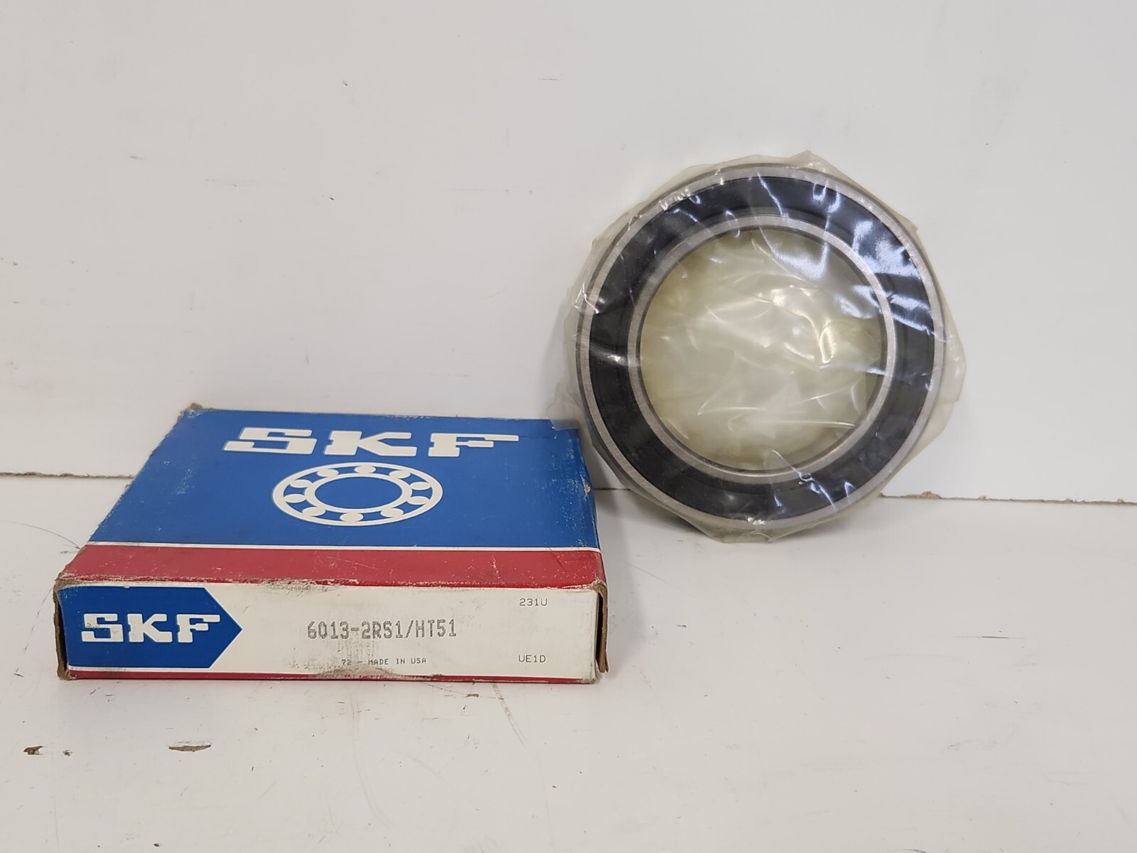 NEW OLD STOCK! SKF SEALED BALL BEARING 6013-2RS1/HT51