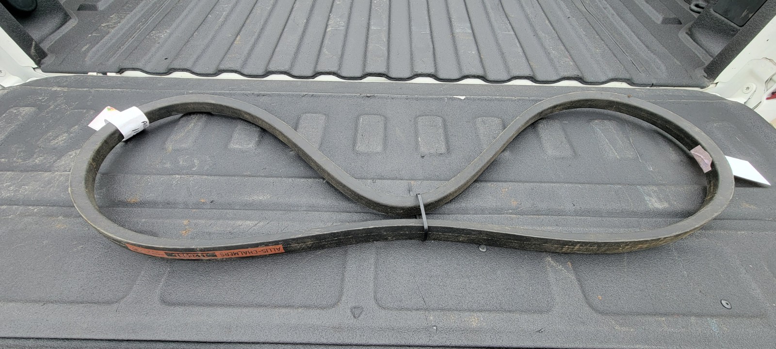 Allis Chalmers/Gleaner OEM Replacement Belt. Replace 1125981 ( 1 1/4″ x 98″) D93