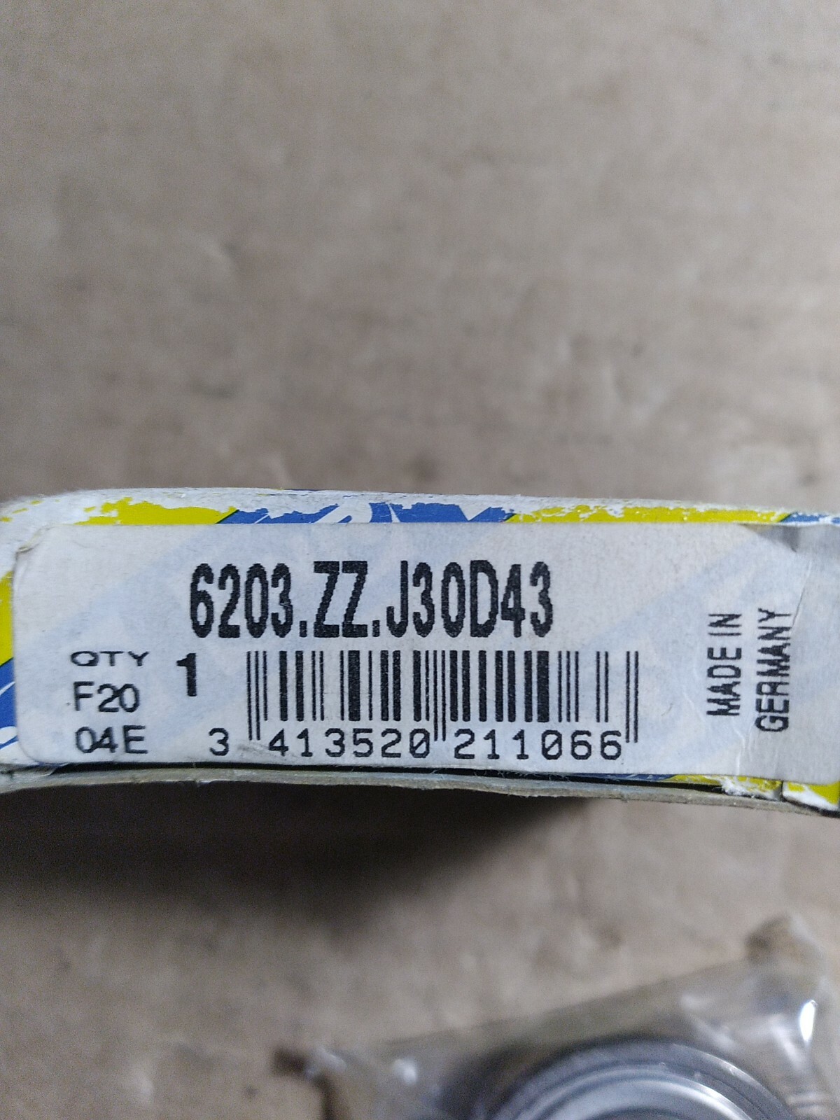 SNR 6203ZZJ30D43 Single Row Ball Bearing
