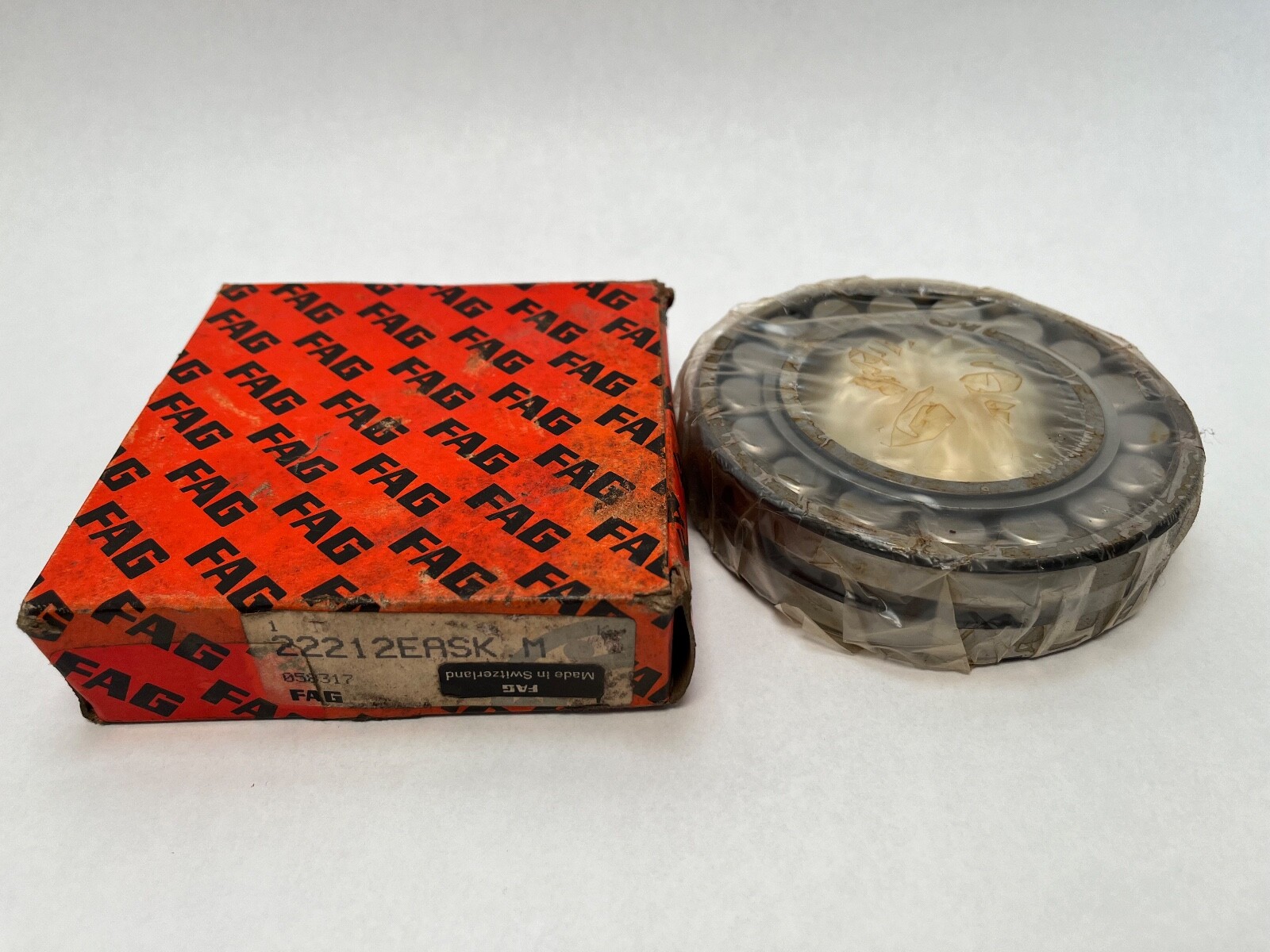 FAG 22212EASK.M Spherical Bearing 60x110x28 mm 22212-EAS-K-M-W33 2212E