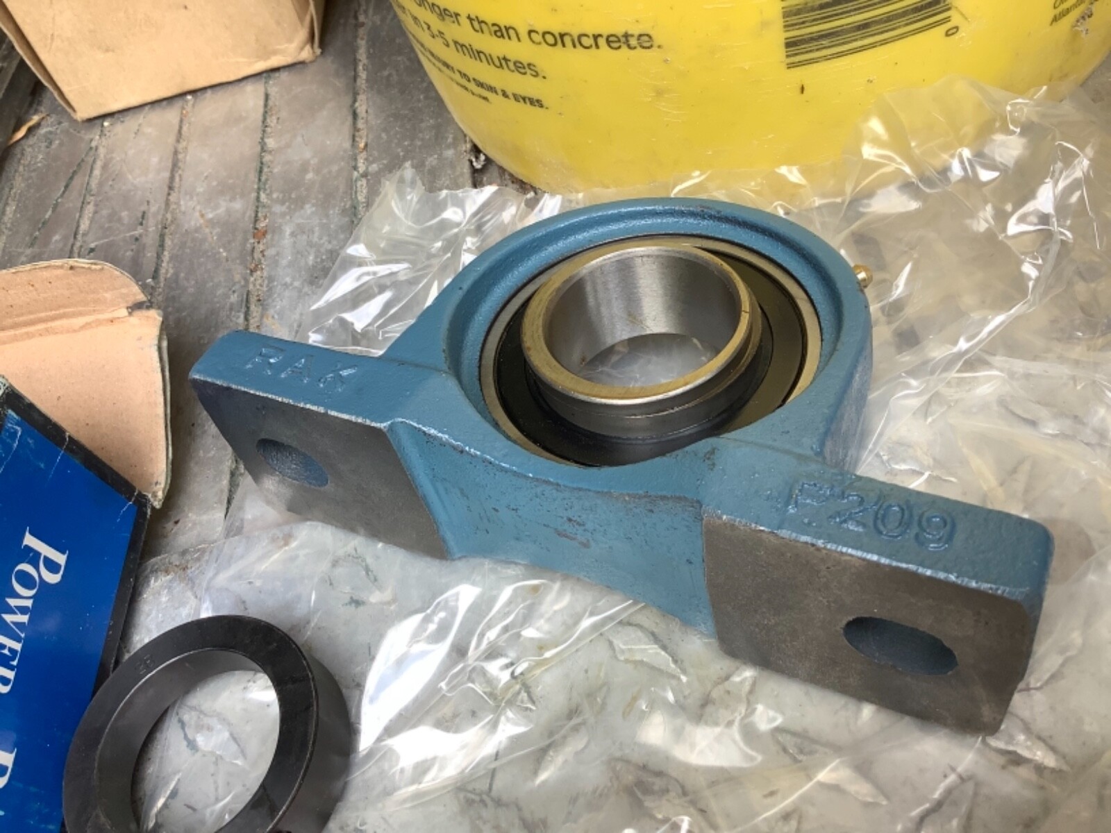 SAP209-28G TTN Pillow Block Light Duty Insert Eccentric Locking Collar