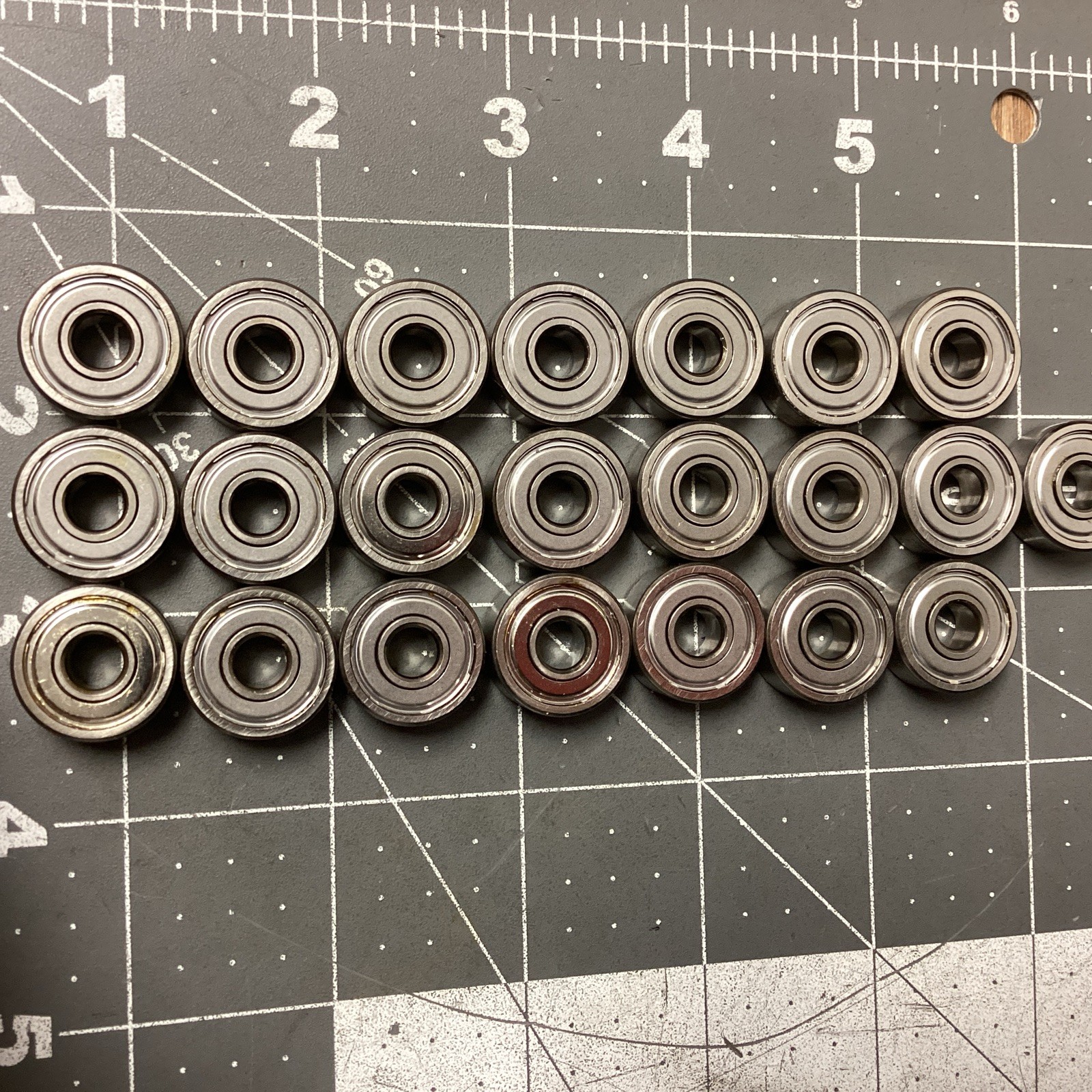 MRC R4AFF Deep Groove Ball Bearing – LOT OF 22 (LBB35E)