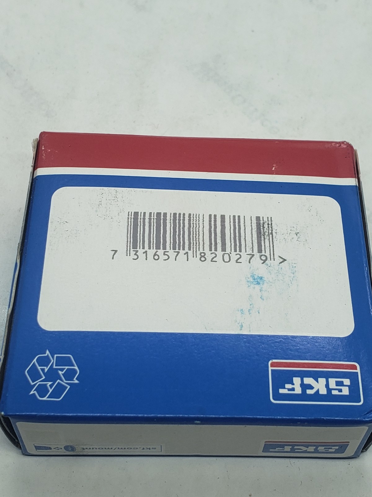 SKF 6205-2RSH DEEP GROOVE BALL BEARING WITH SEALS 25x52x15mm, LOT OF 3, NIB