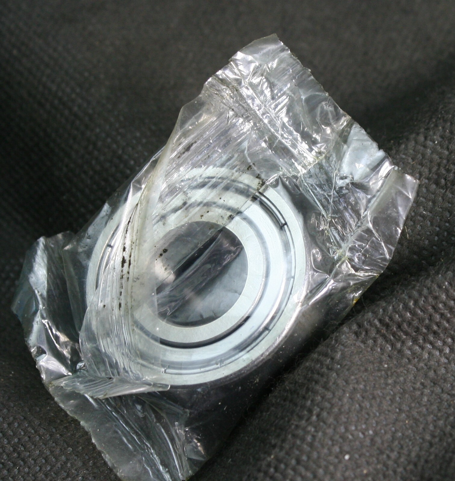 One (1) SKF 6202 2Z/C3GJN Deep Groove Bearing 15 MM ID Argentina NEW