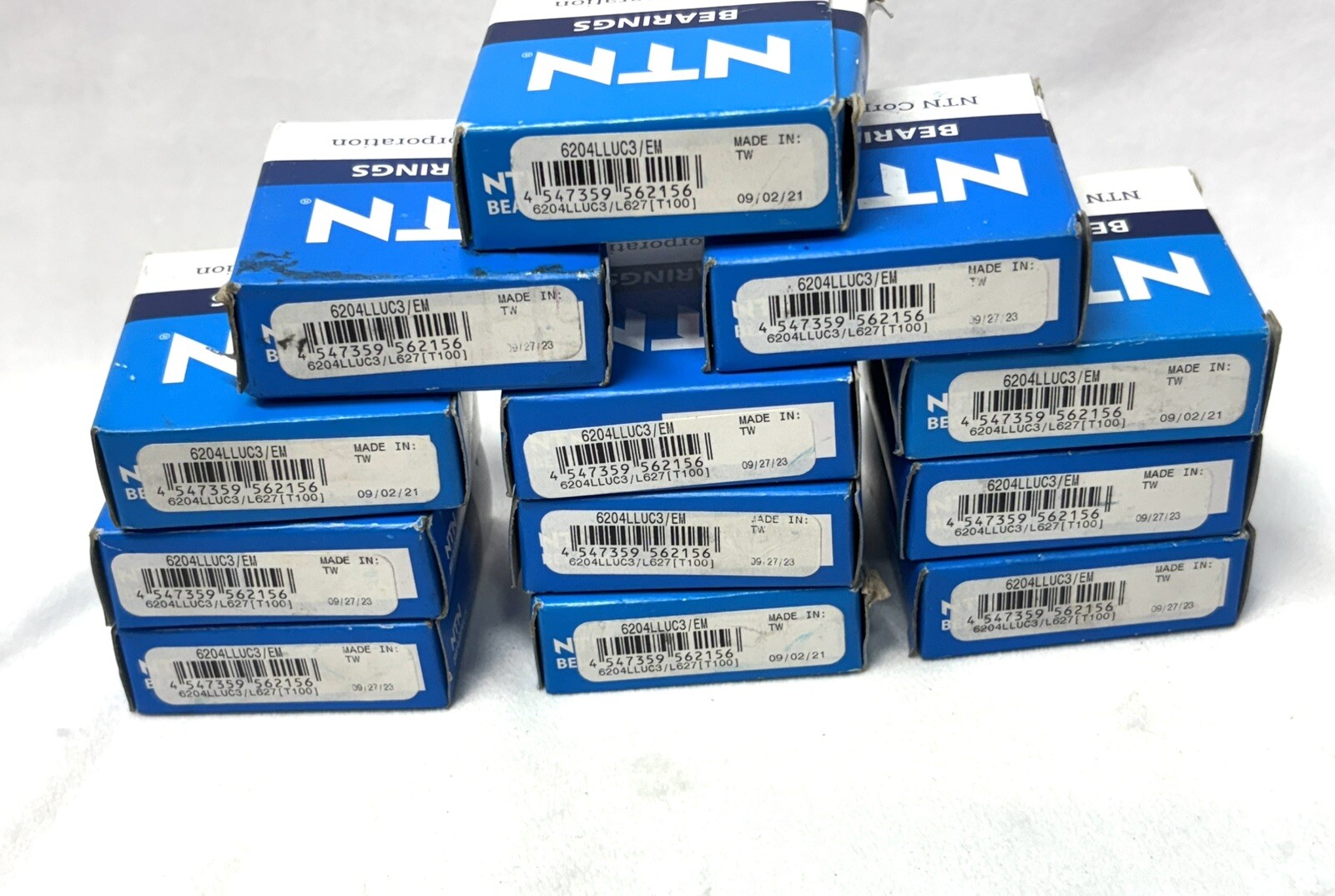 NTN 6204LLUC3/EM, Single Row Radial Ball Bearings, Lot of 12, New