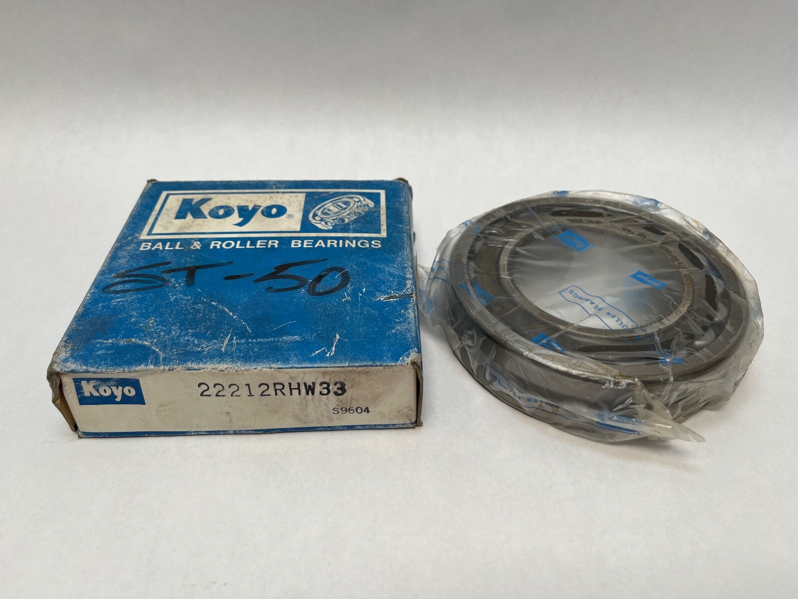 Koyo 22212RHW33 Bearing 60x110x28 mm 22212-RH-W33 22212C/CC/CJ Japan