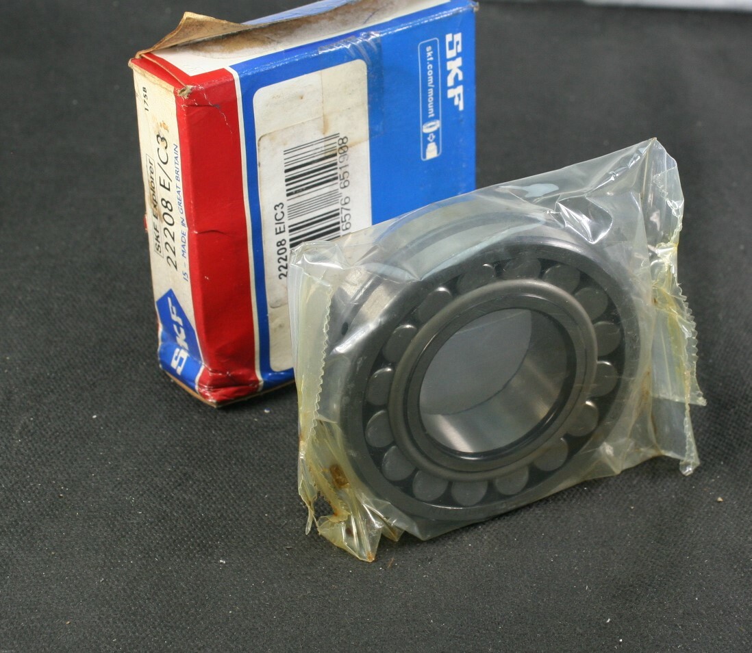 One (1) SKF 22208 E C3 Spherical Roller Bearing 50 MM ID Great Britain NEW