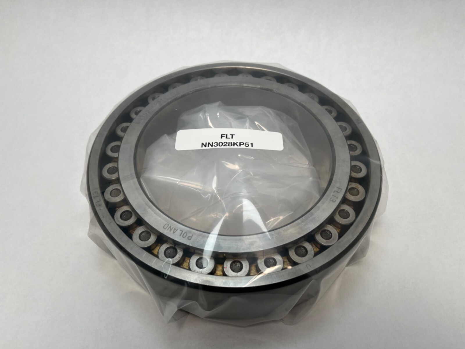 FLT NN3028KP5NA Bearing NN3028KP5 NN3028 NN-3028-K-P5-NA 140x210x53 mm