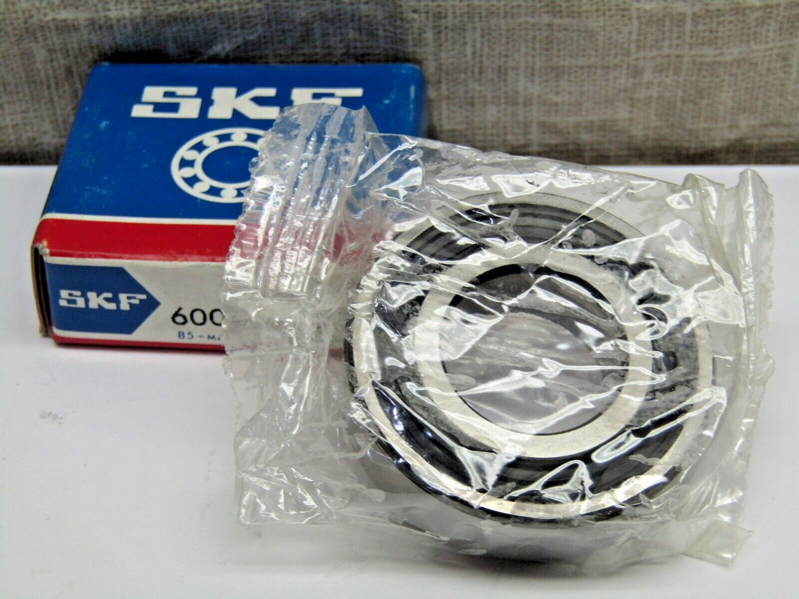 SKF 6004-2RS JEM 20mm X 42mm X 12mm Sealed Bearing