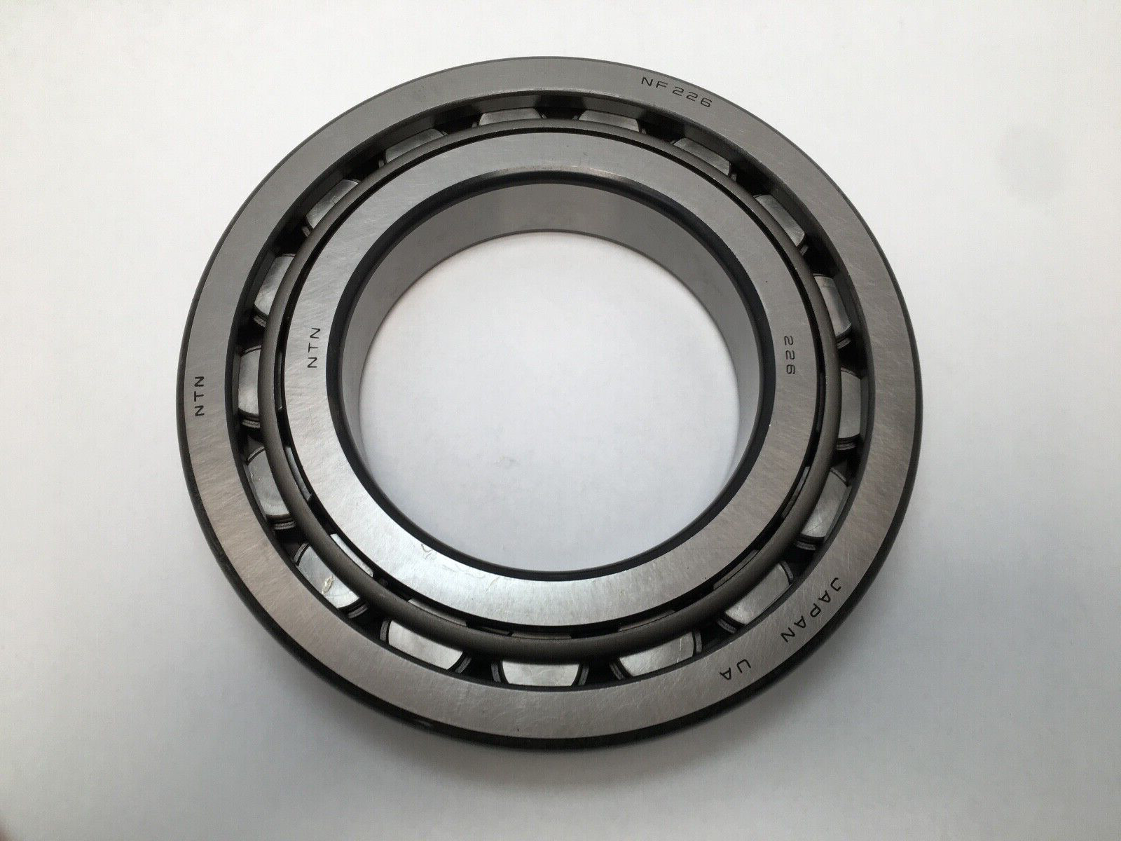 NTN NF226 Cylindrical Roller Bearing 130x230x40 mm NF 226 Japan