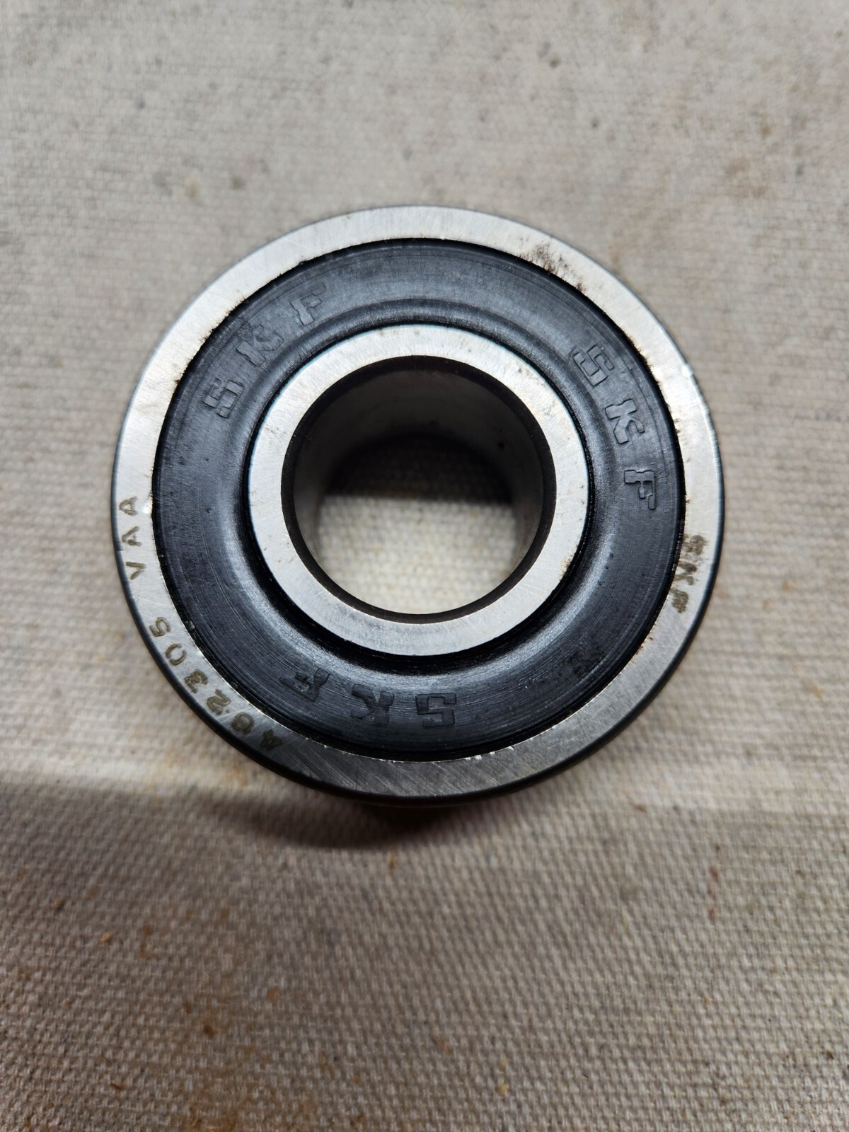 SKF Bearing 462305 VAA 2.5x 1 inch see pics. Minor surface rust. Make offer