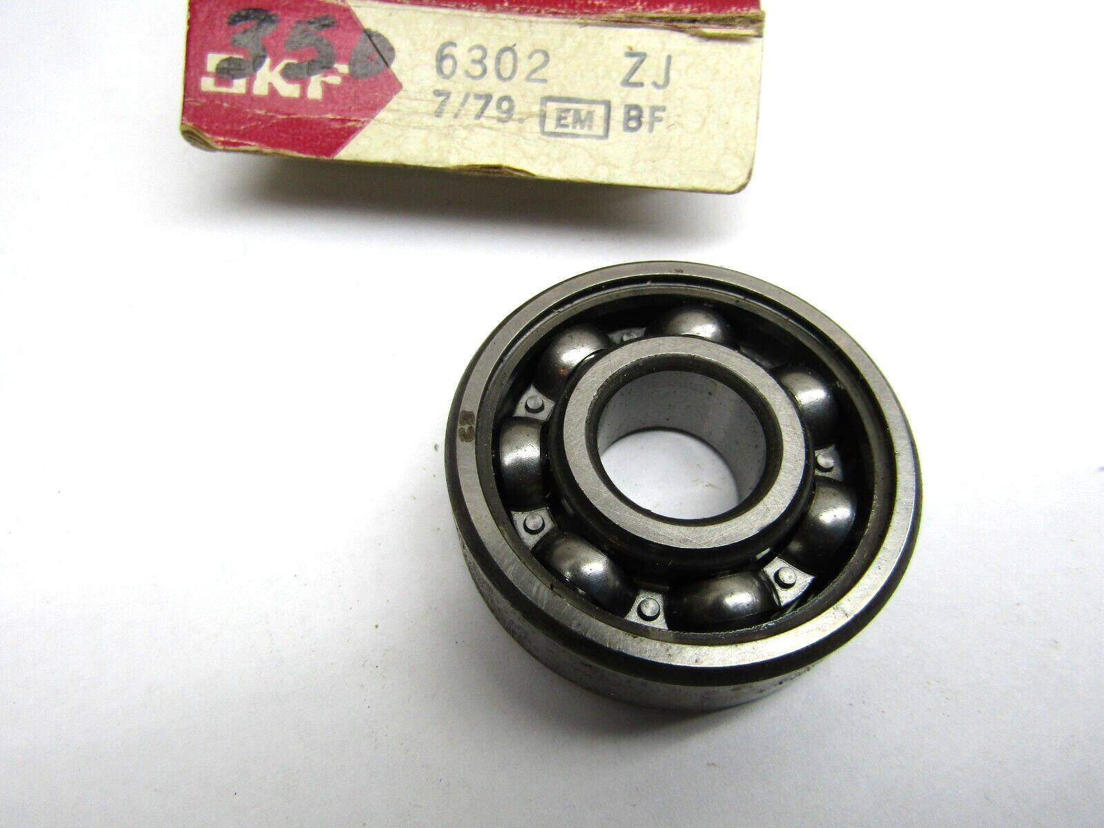 SKF 6302-Z JEM 15mm X 42mm X 13mm Bearing with 1 metal shield seal